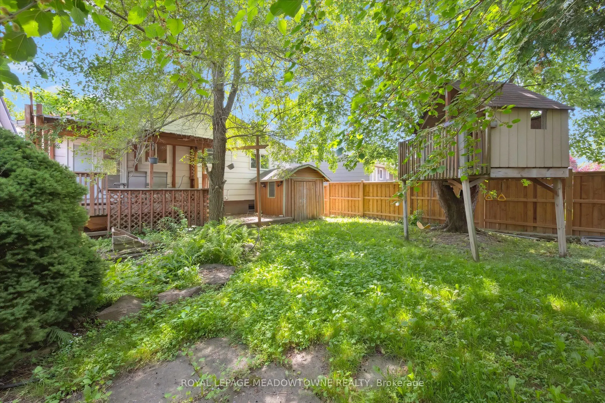 77 Pinemeadow Crescent