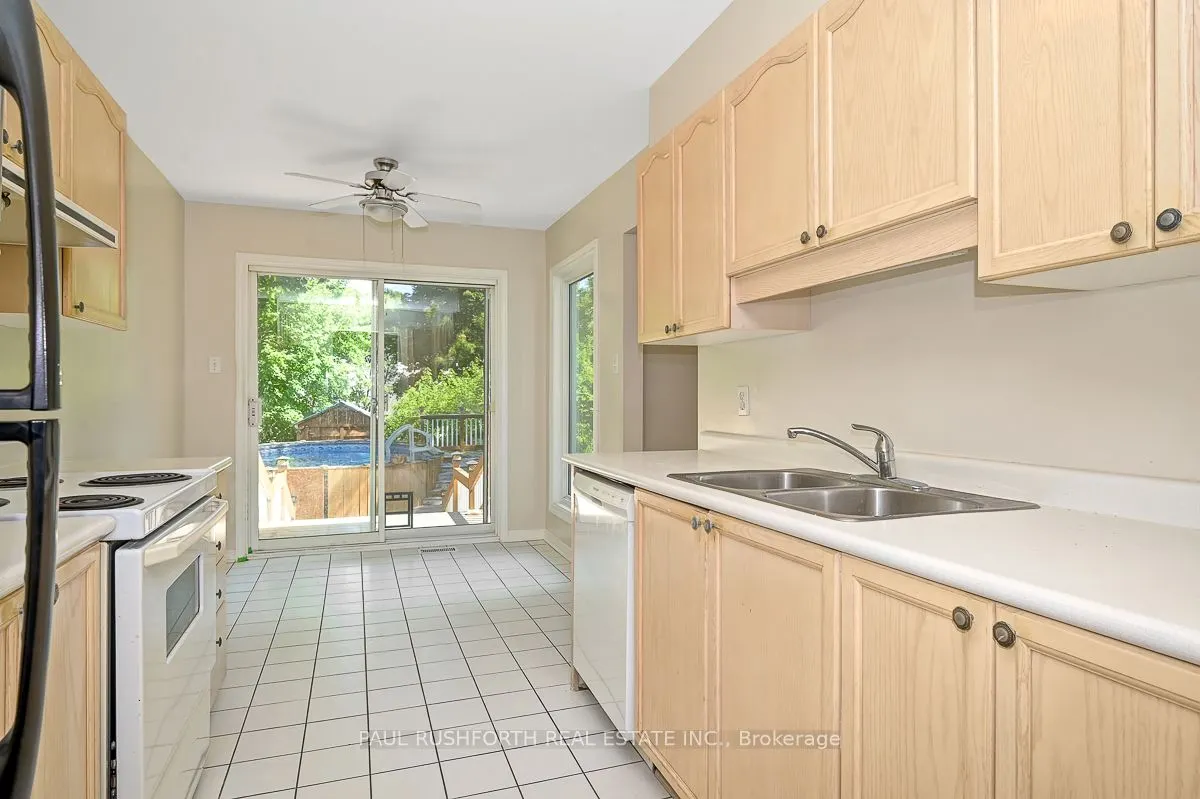 98 Piper Crescent