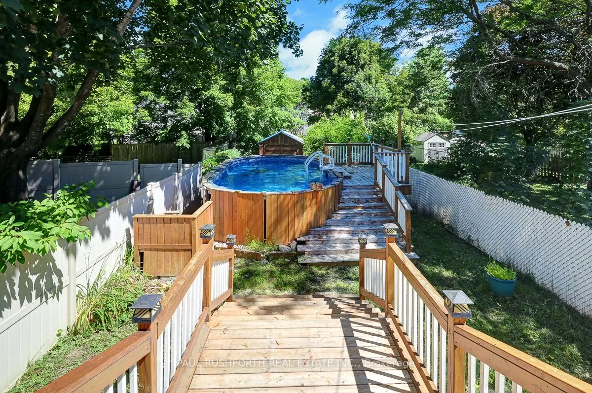 98 Piper Crescent
