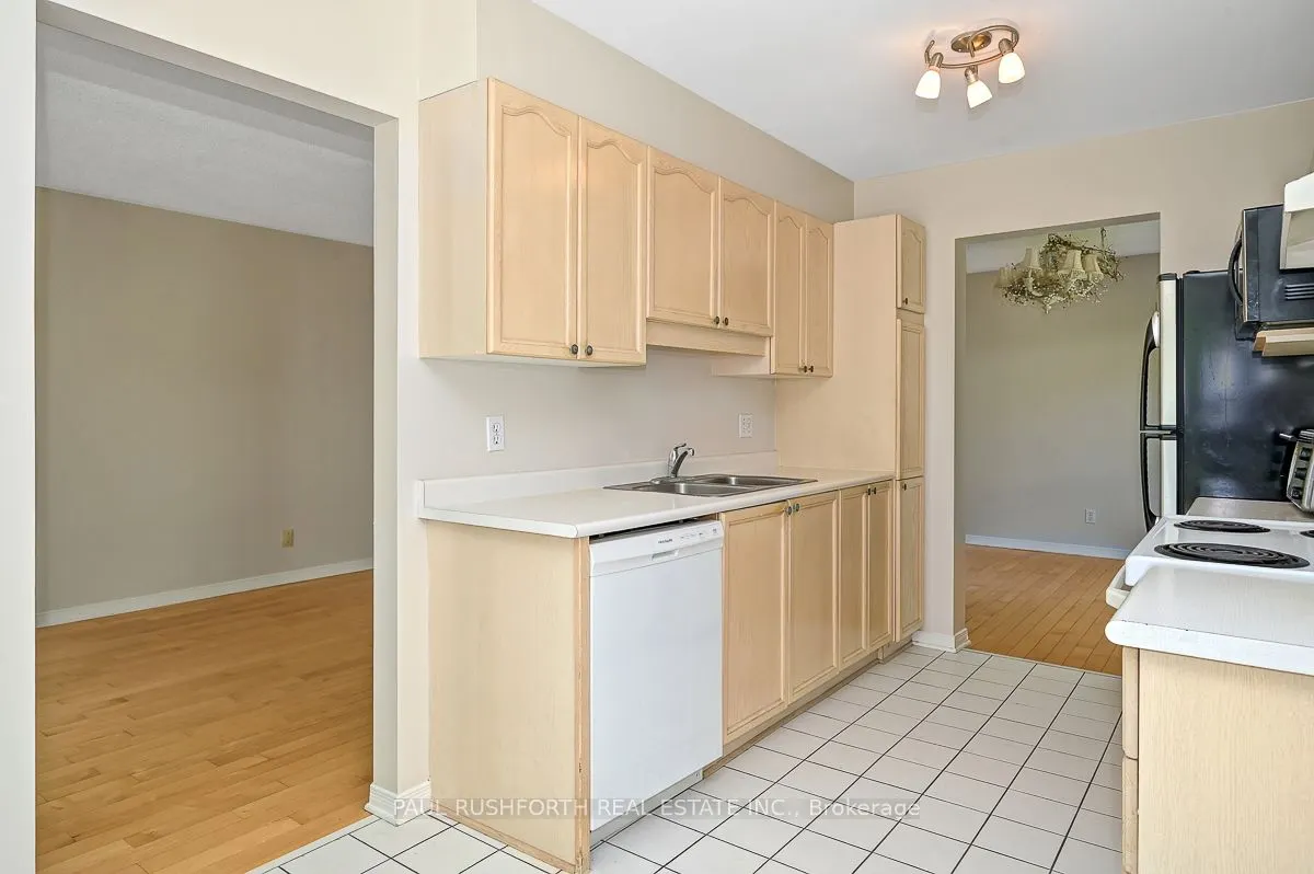 98 Piper Crescent