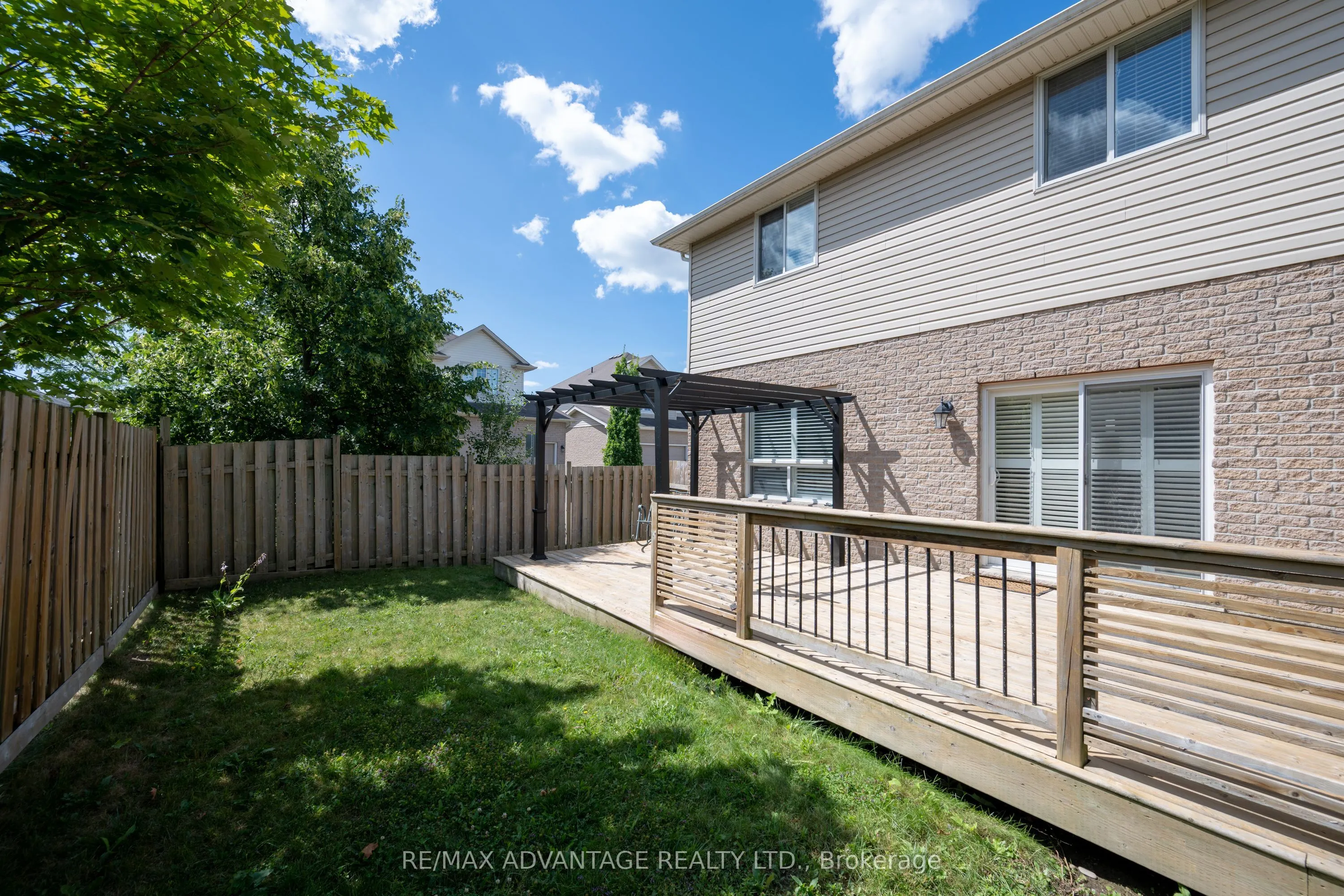 960 Bitterbush Crescent, #10
