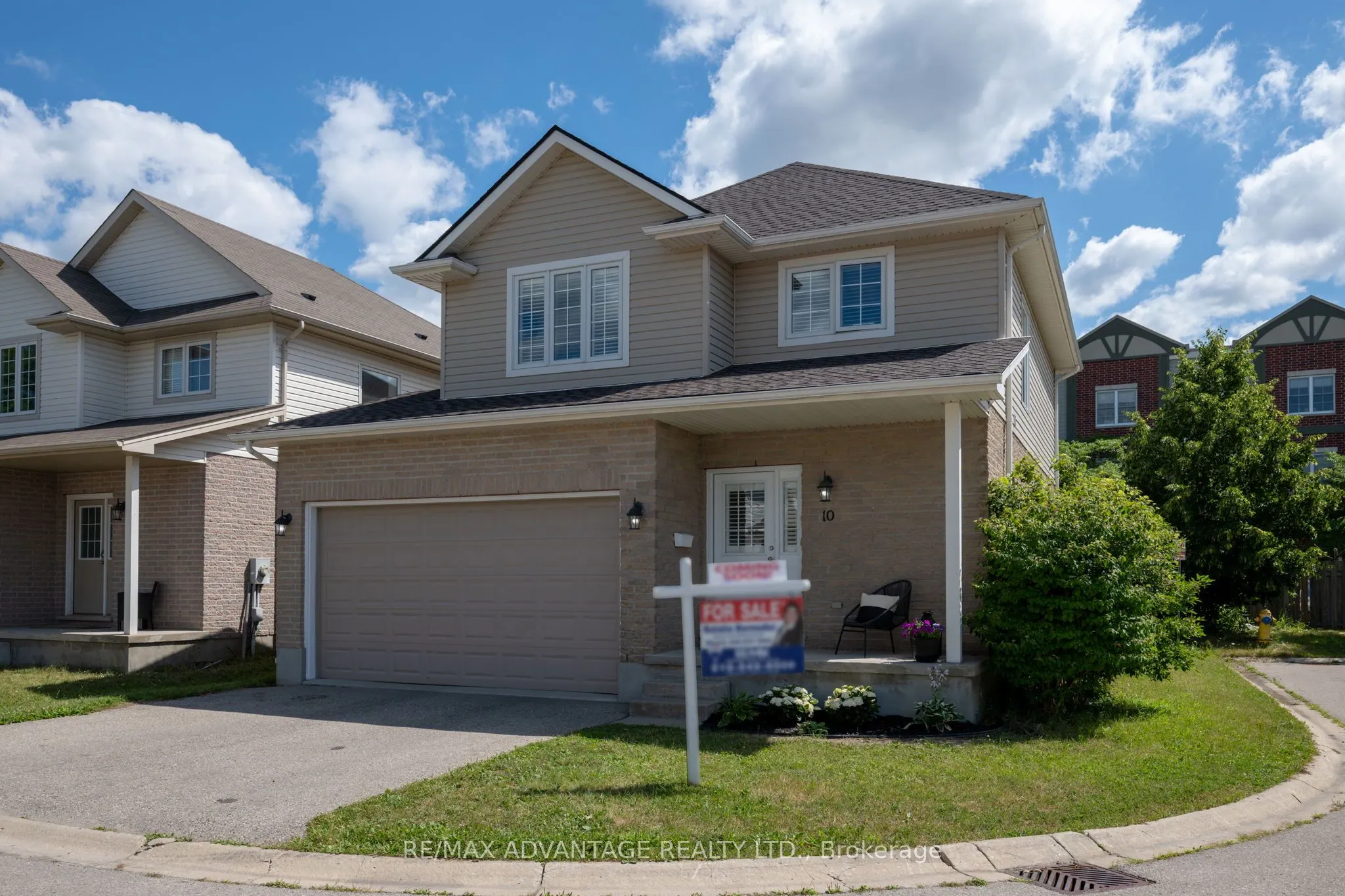 960 Bitterbush Crescent, #10