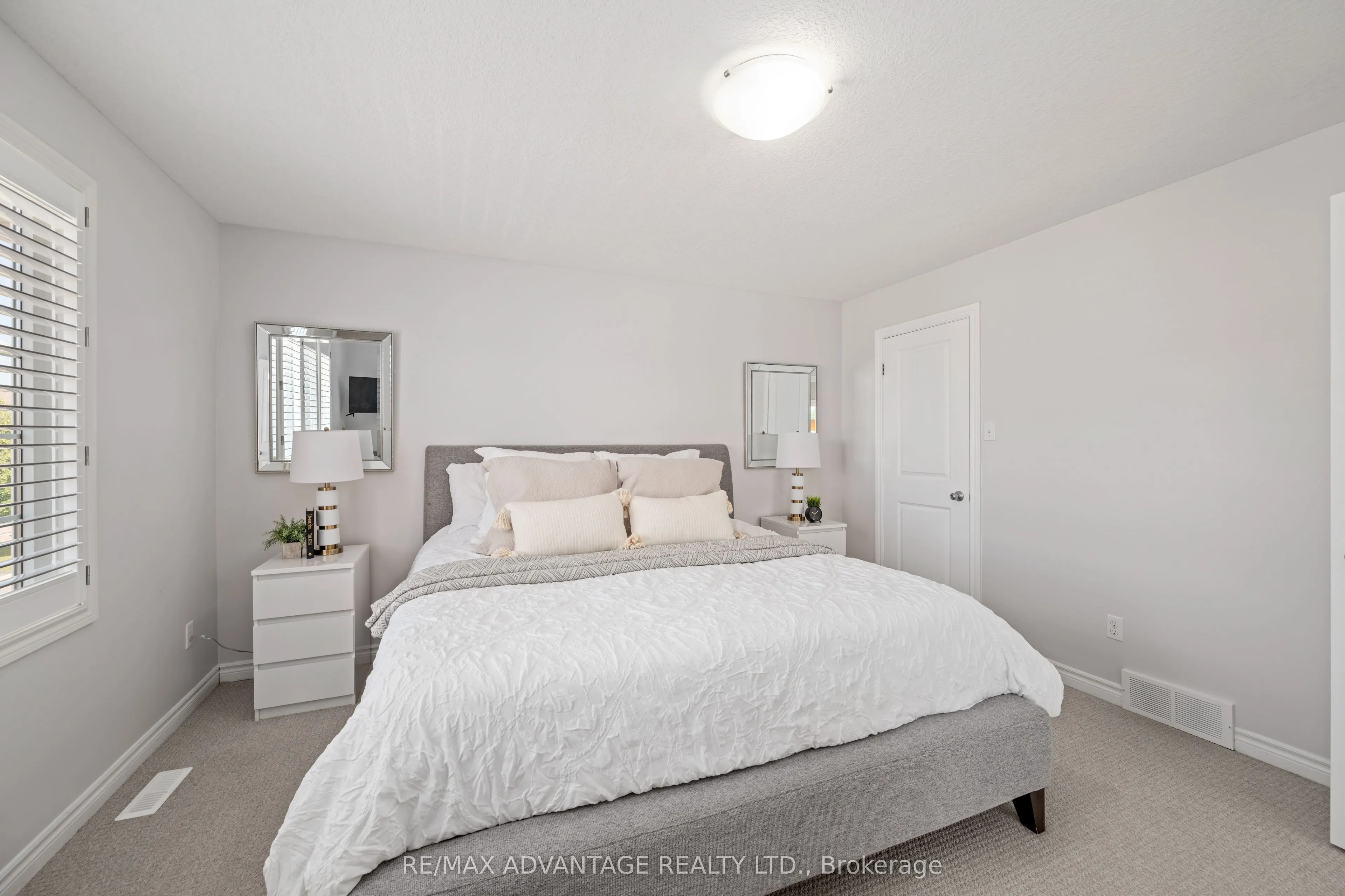 960 Bitterbush Crescent, #10