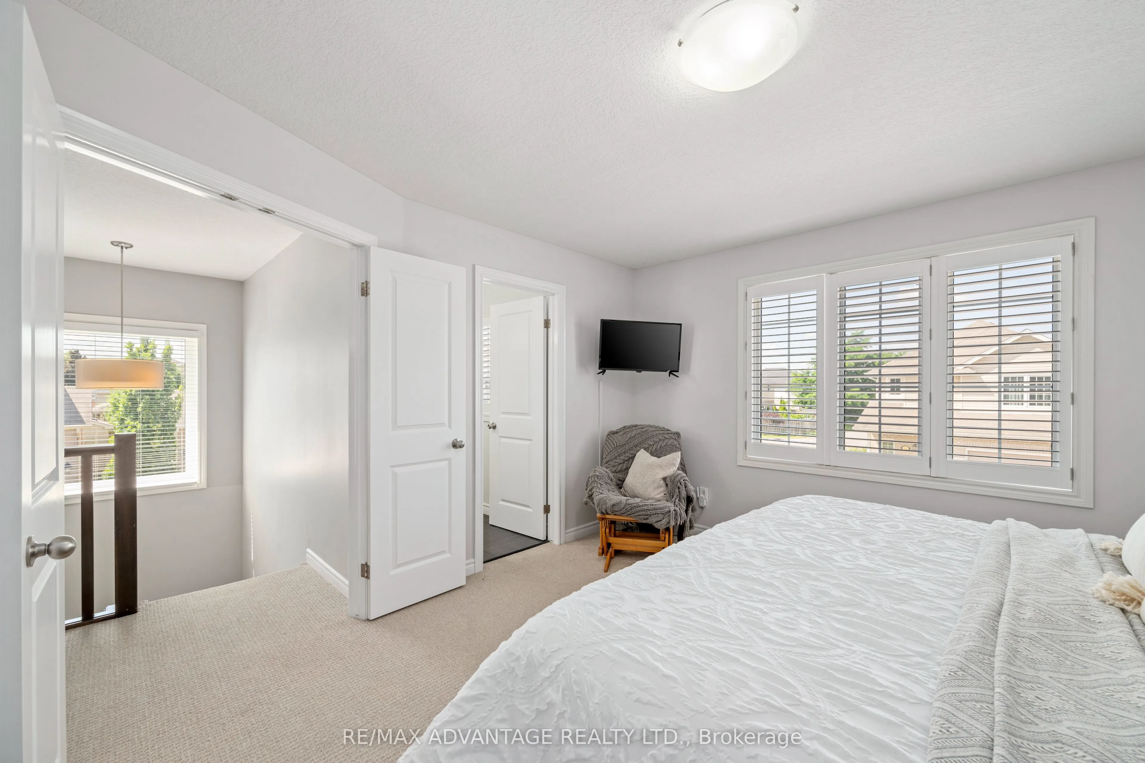 960 Bitterbush Crescent, #10