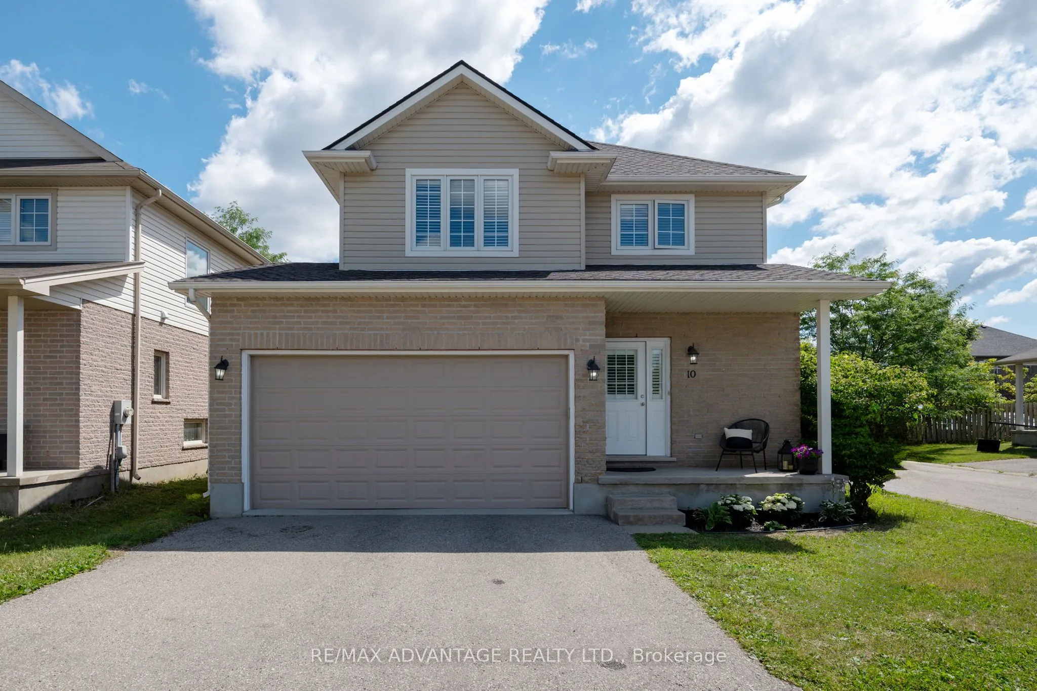 960 Bitterbush Crescent, #10