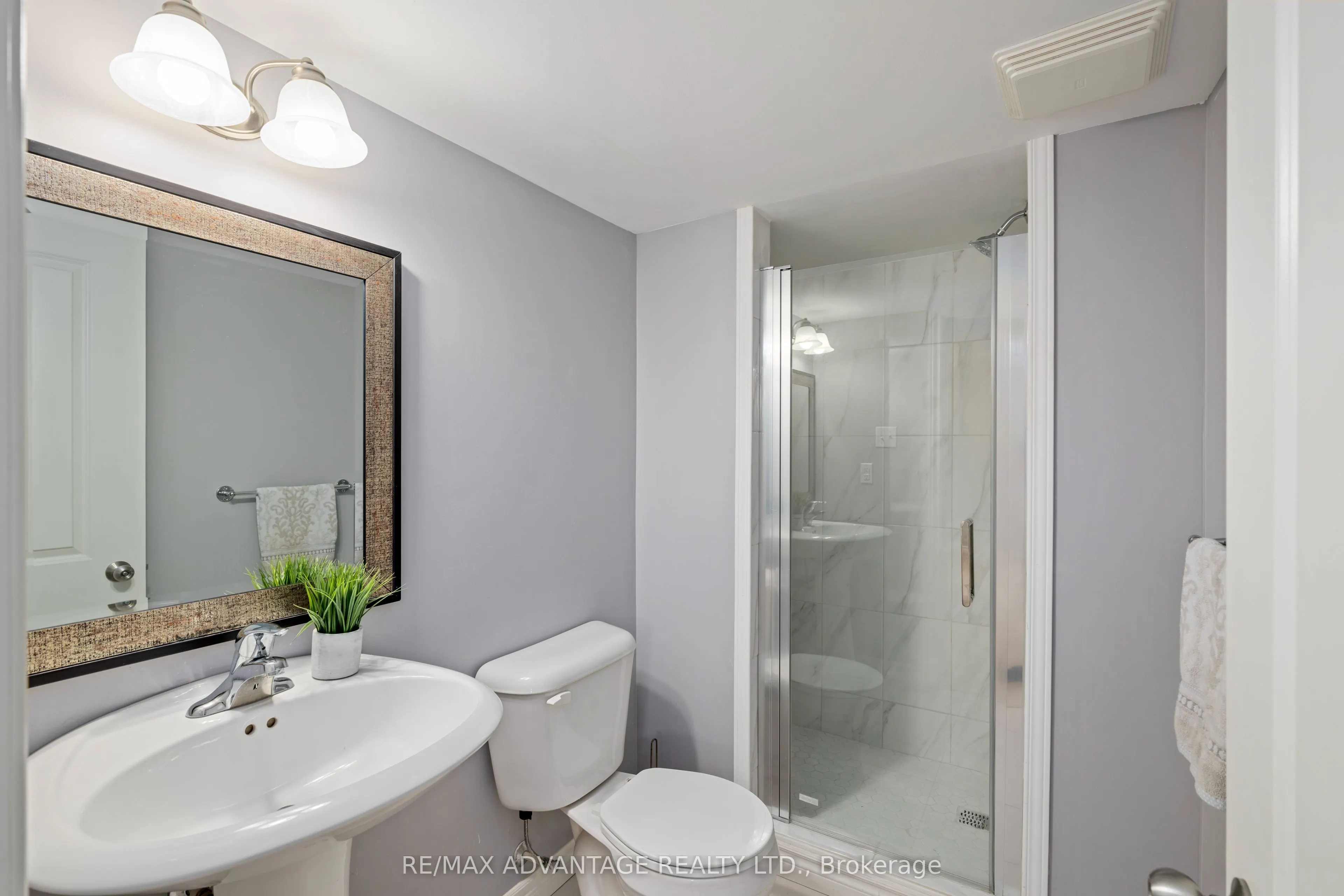960 Bitterbush Crescent, #10