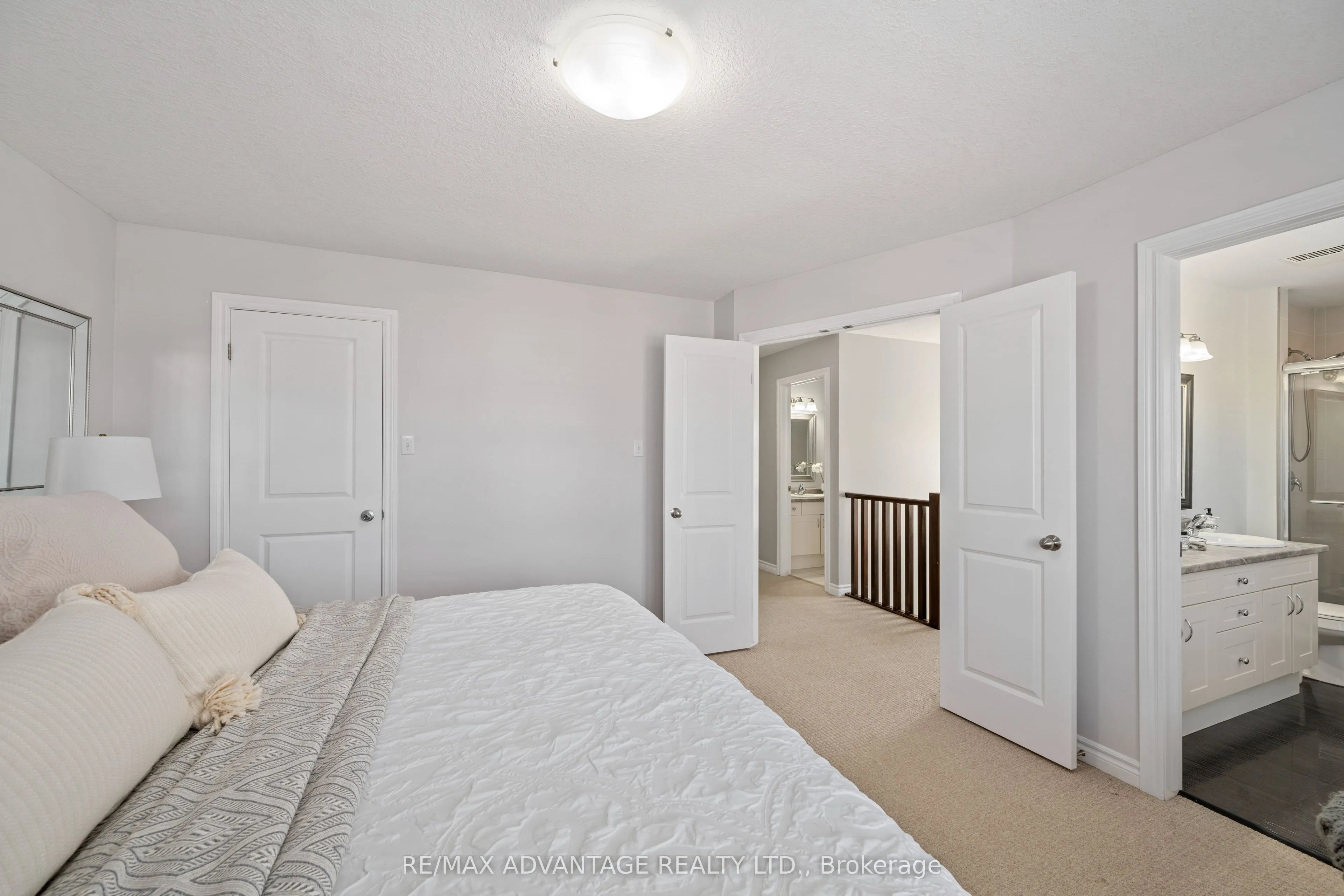 960 Bitterbush Crescent, #10