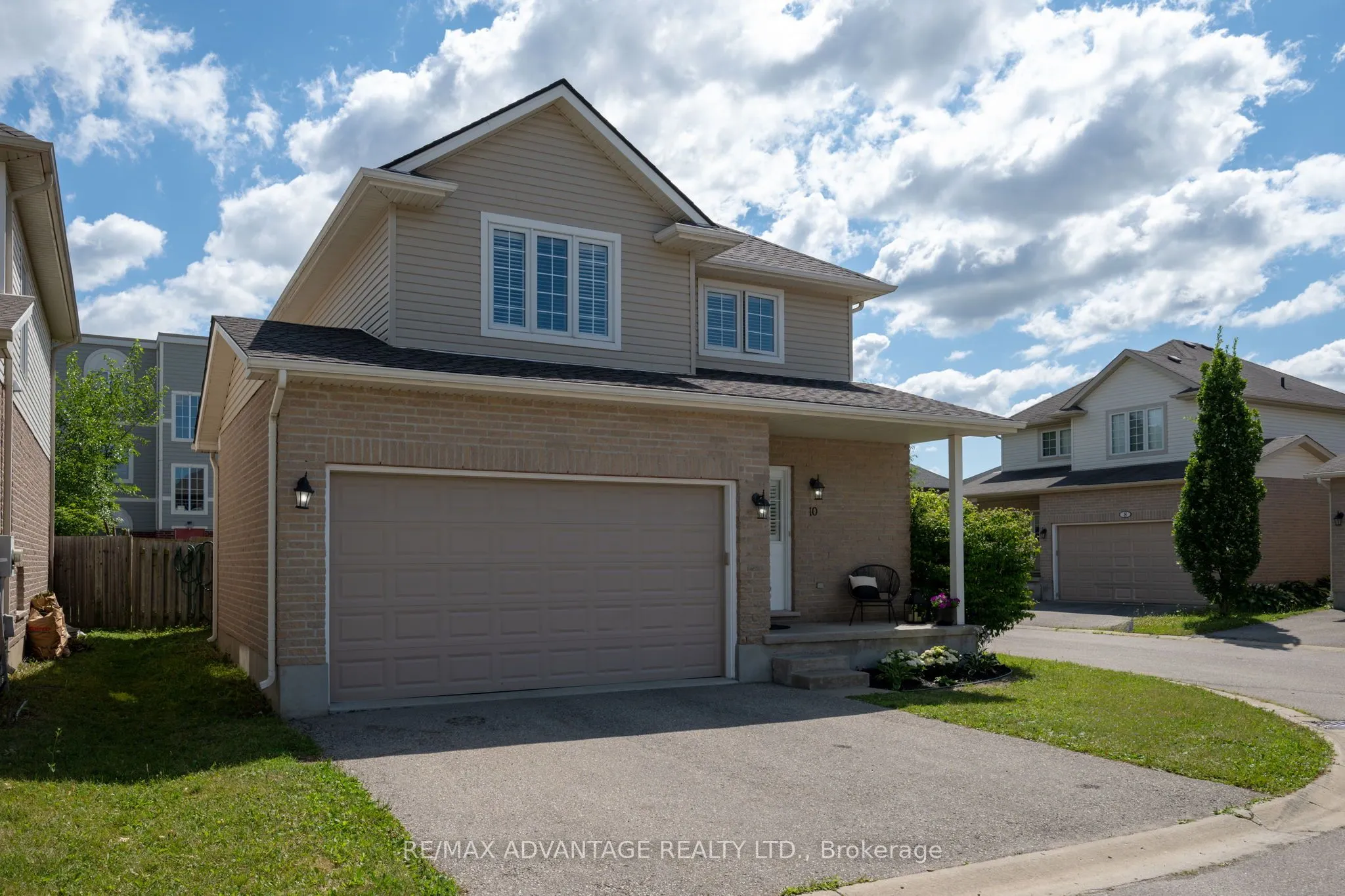 960 Bitterbush Crescent, #10