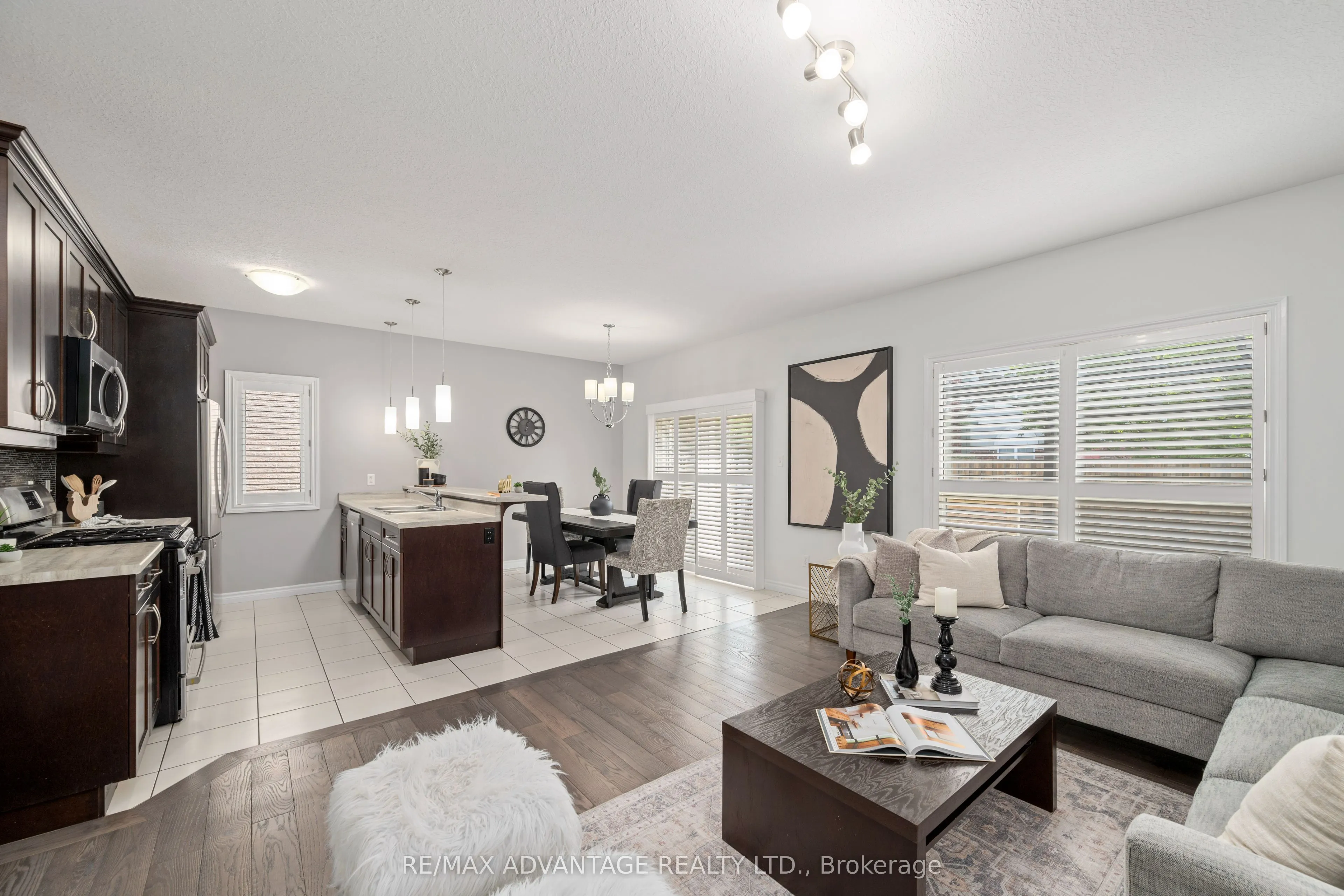 960 Bitterbush Crescent, #10
