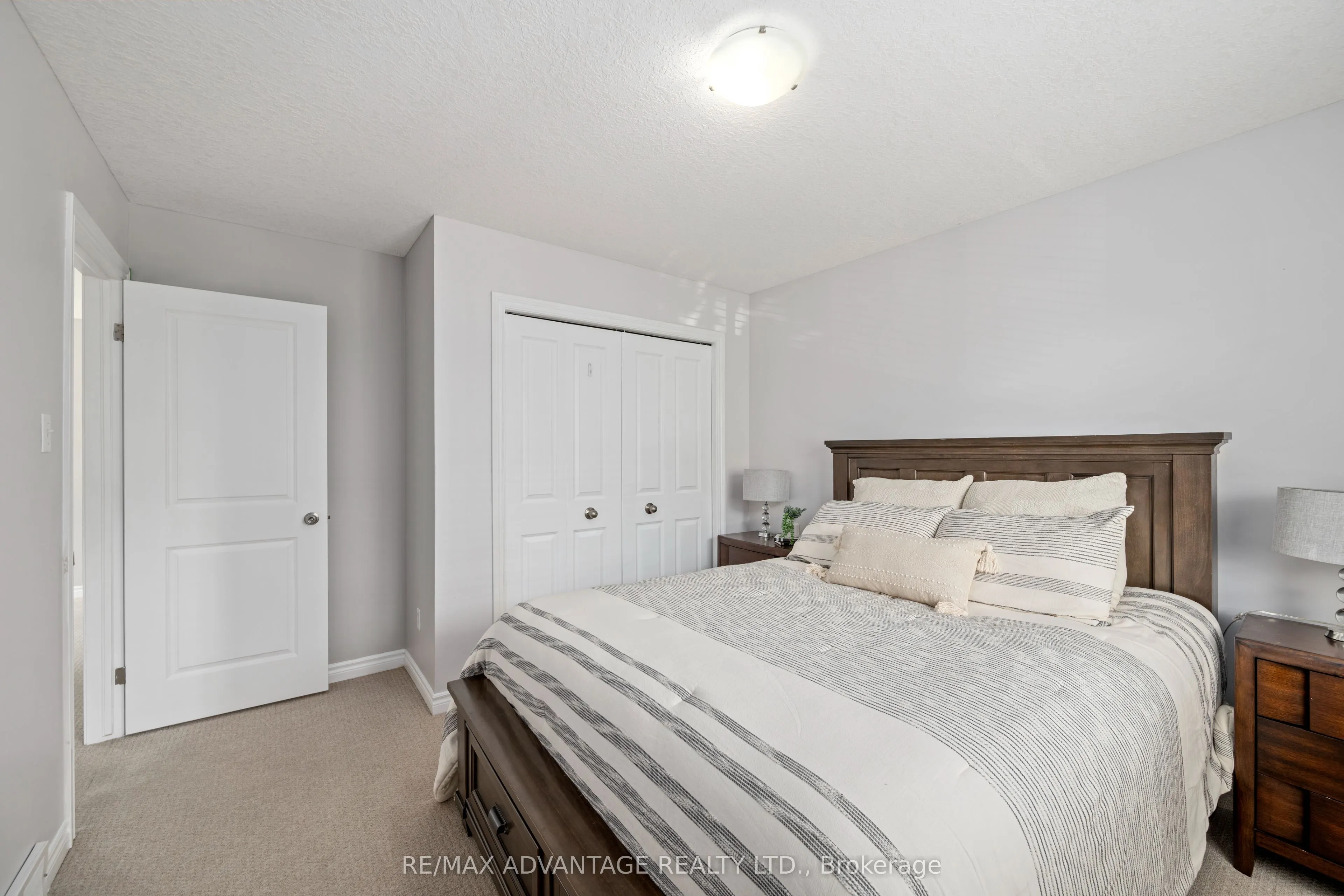 960 Bitterbush Crescent, #10