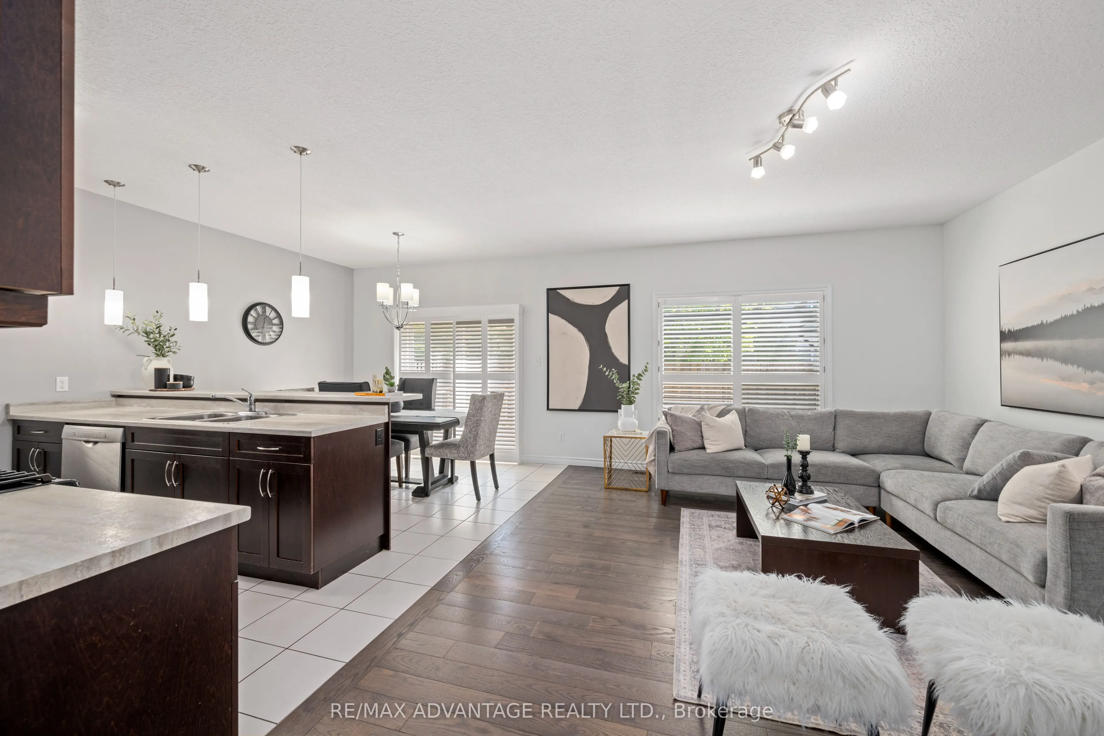 960 Bitterbush Crescent, #10