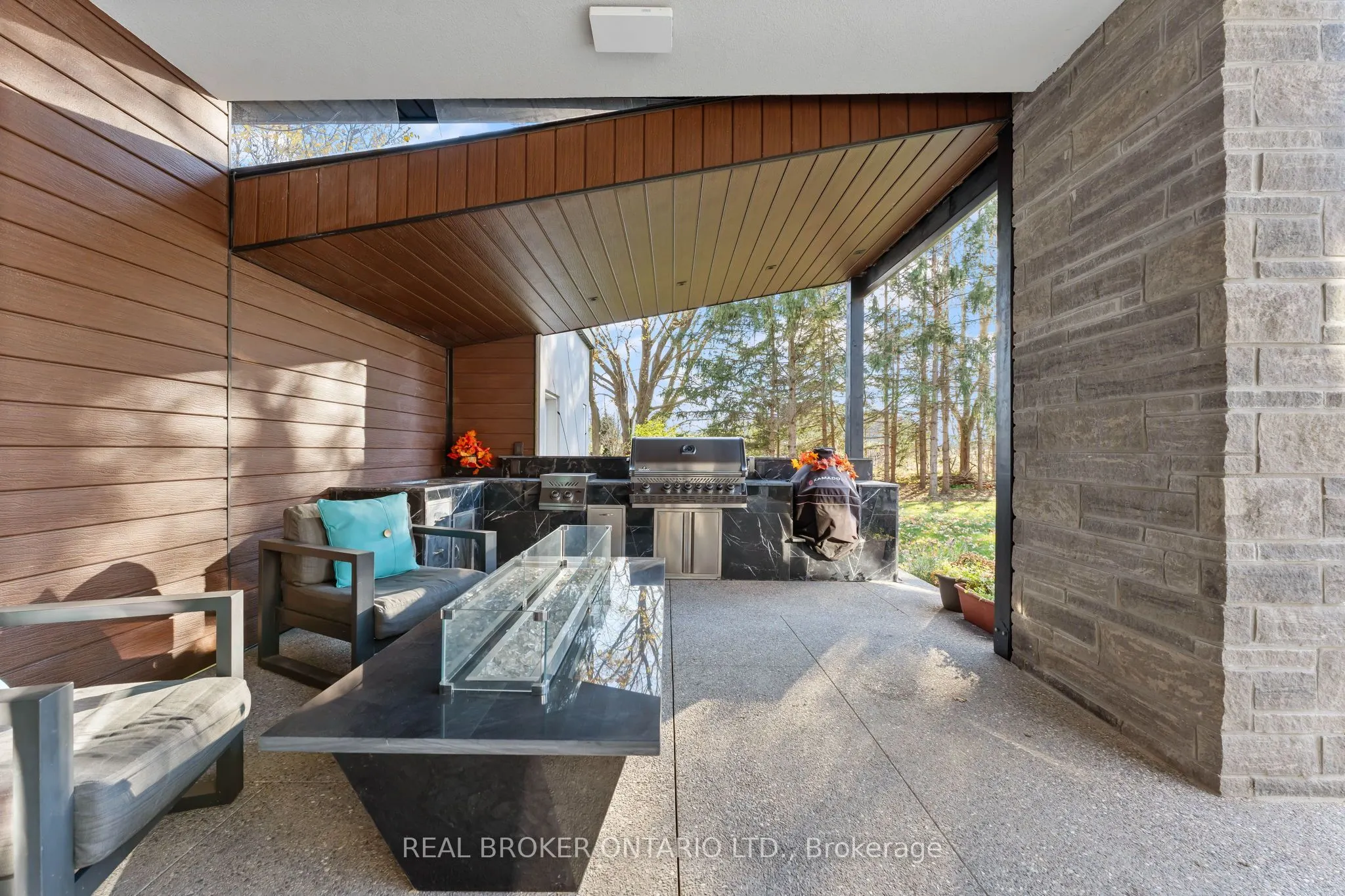 6 Campbell Farm Road