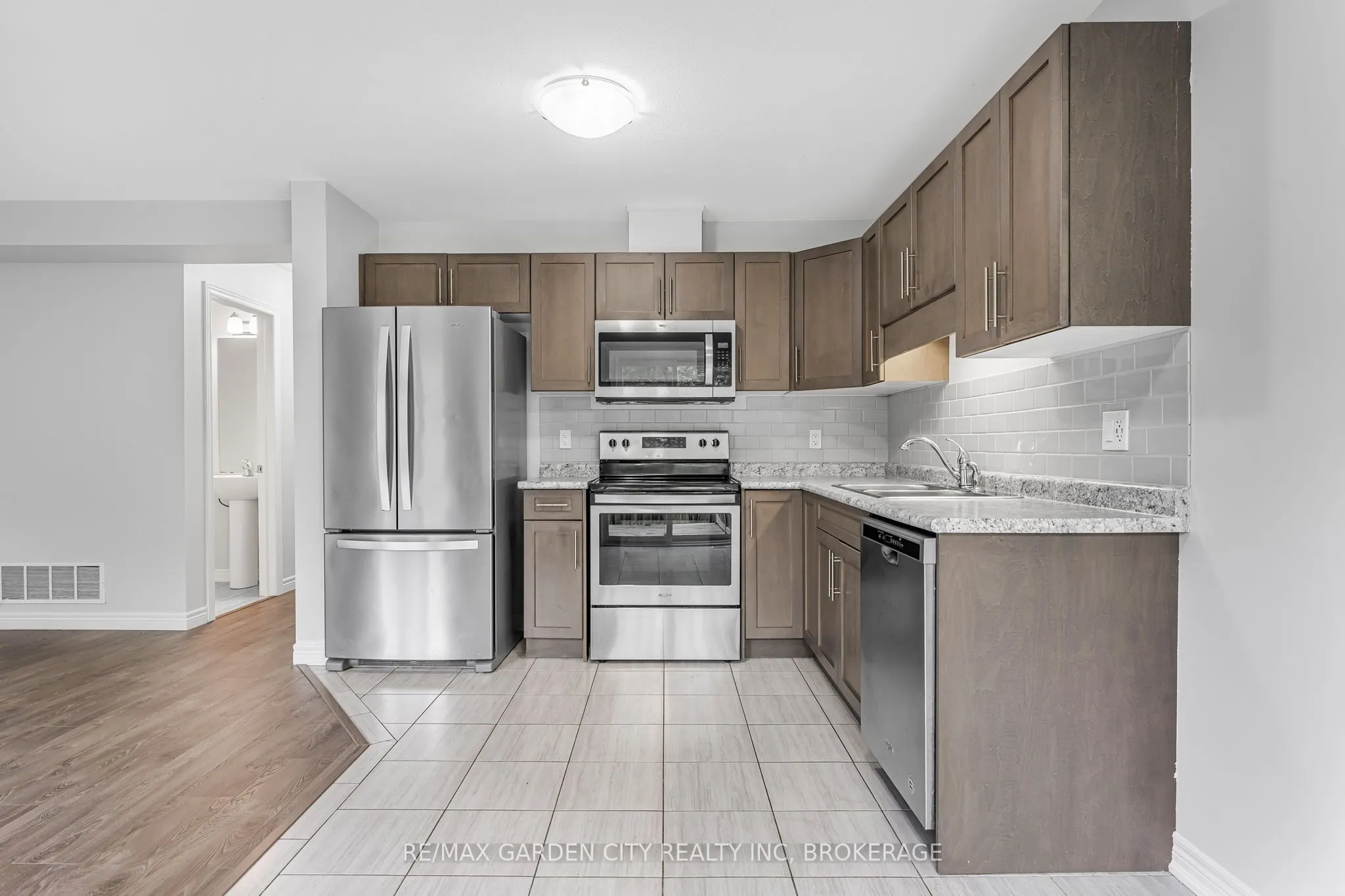 340 Prospect Point Road N, #4