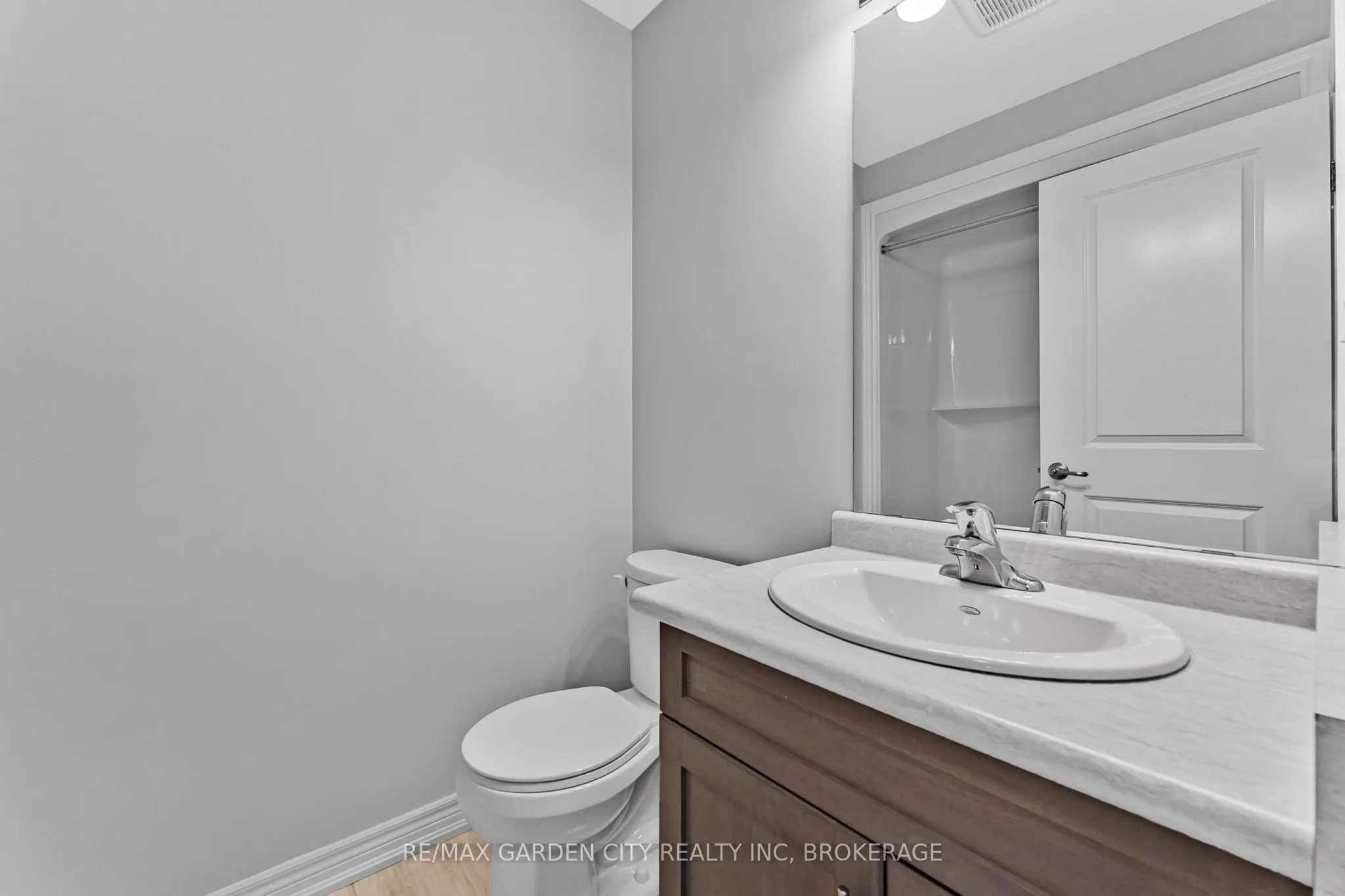 340 Prospect Point Road N, #4