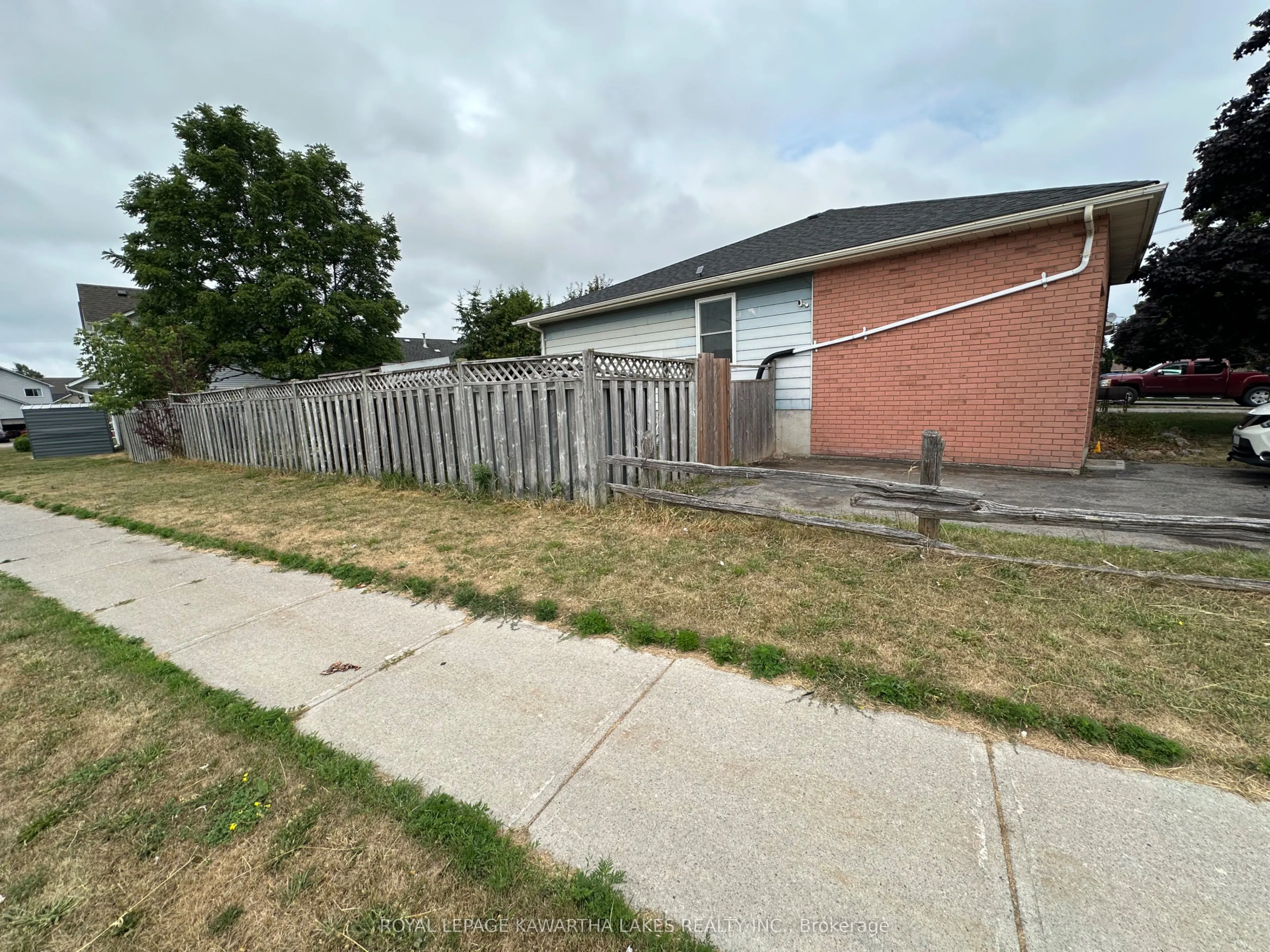 317 William Street N