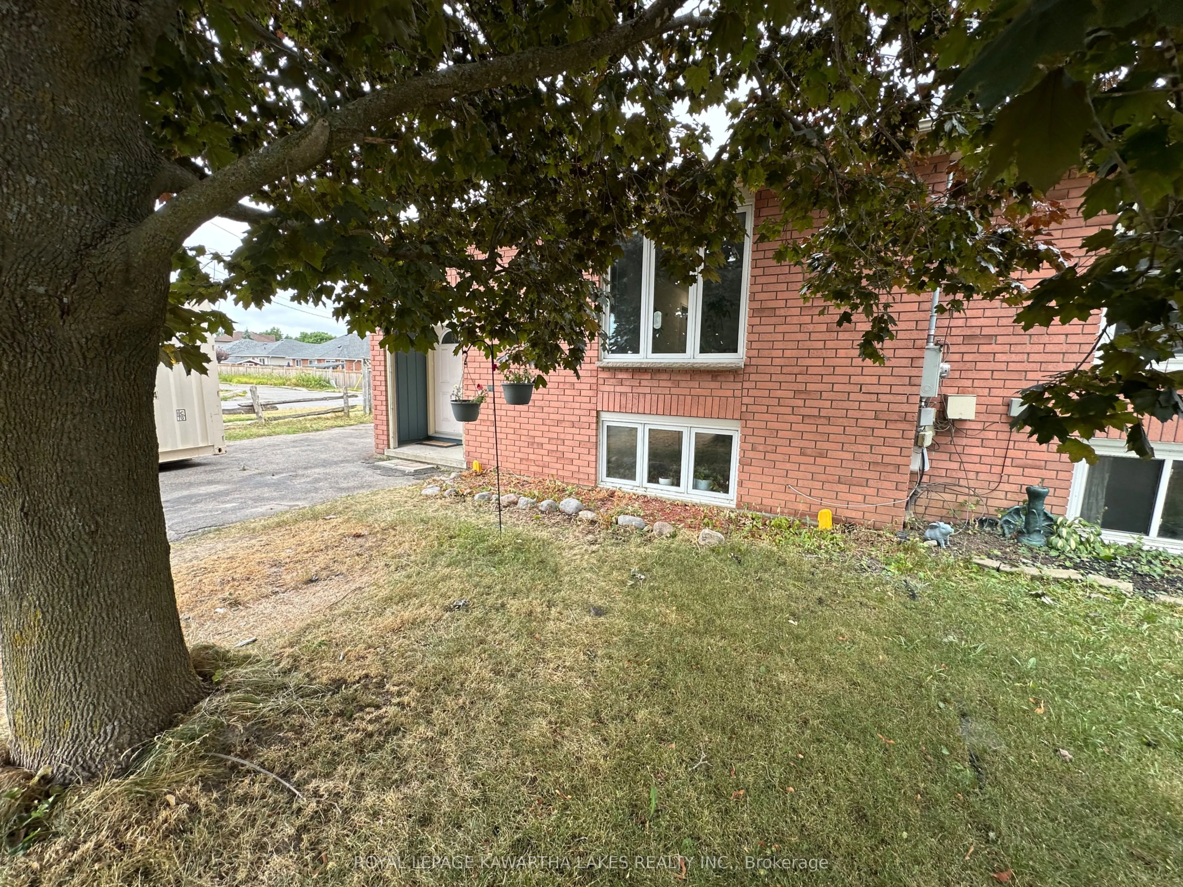 317 William Street N