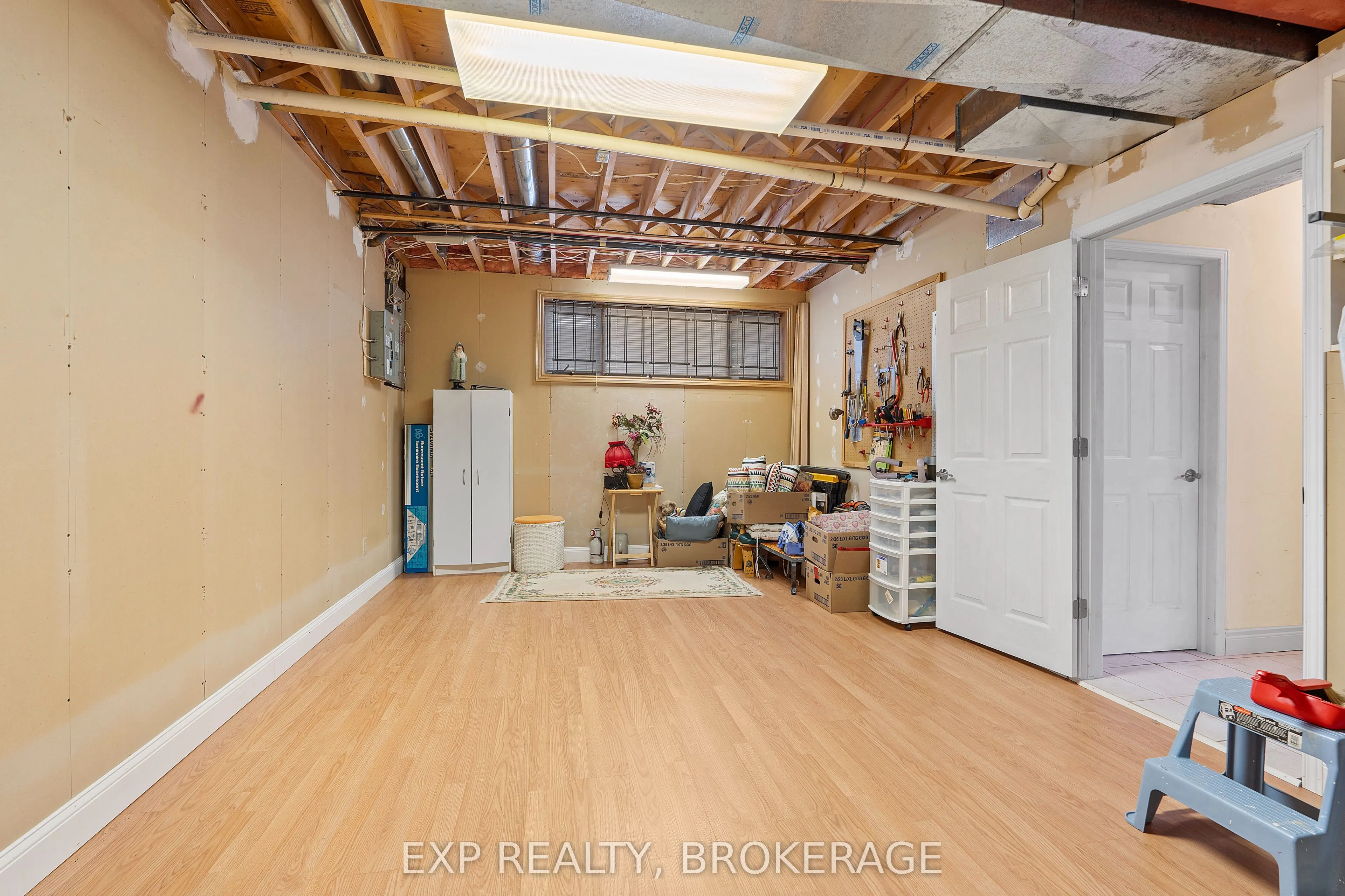 1424 COTTSMERE Court