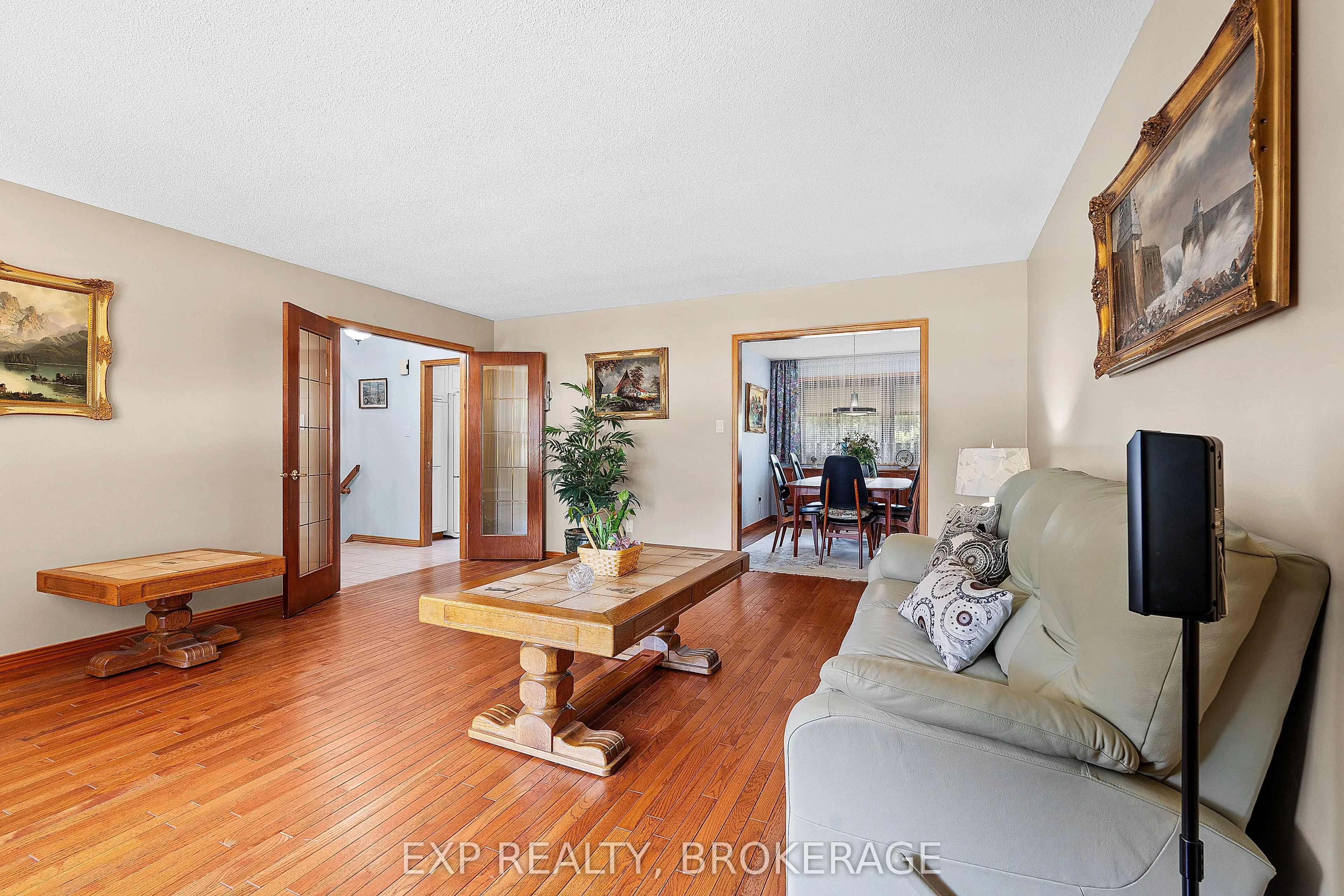 1424 COTTSMERE Court