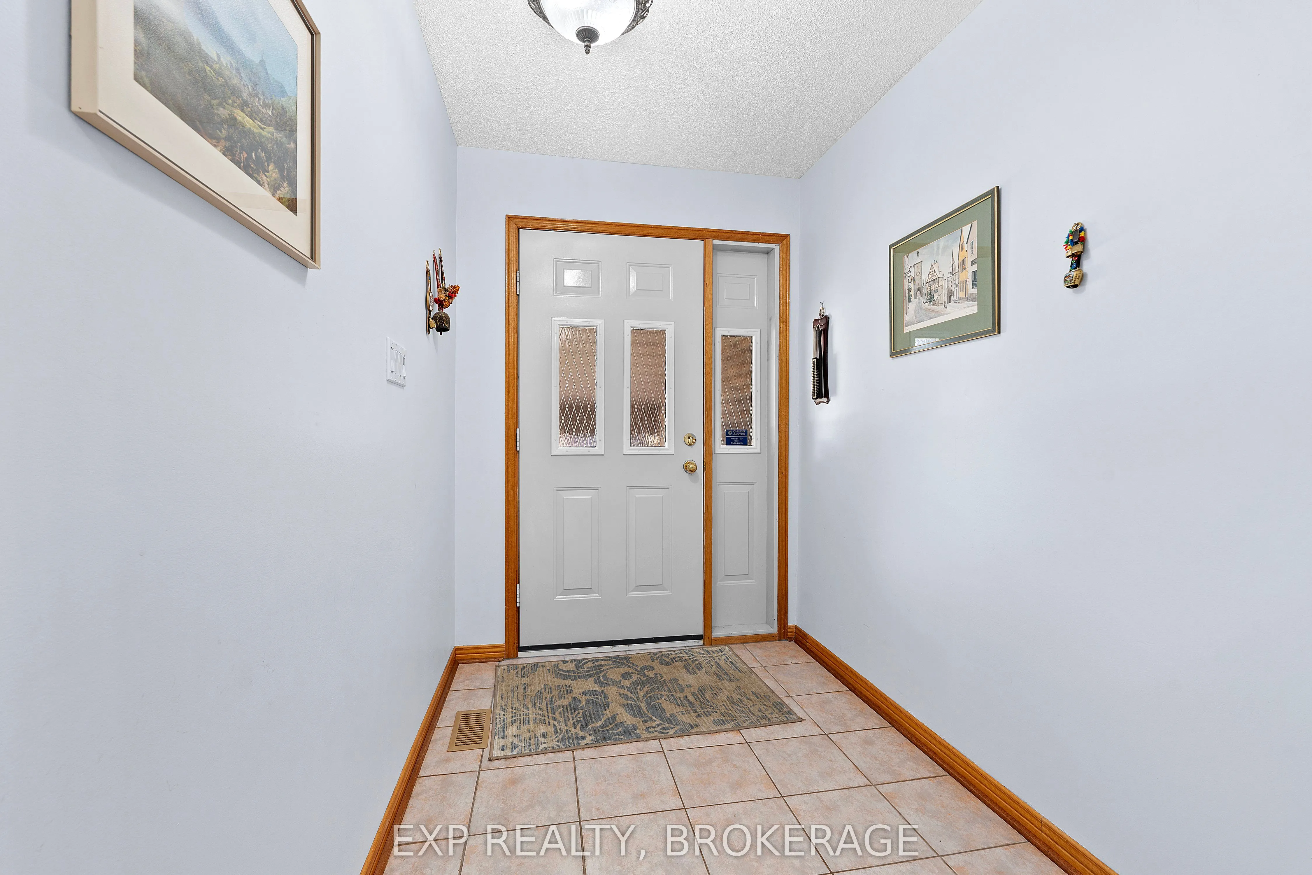 1424 COTTSMERE Court
