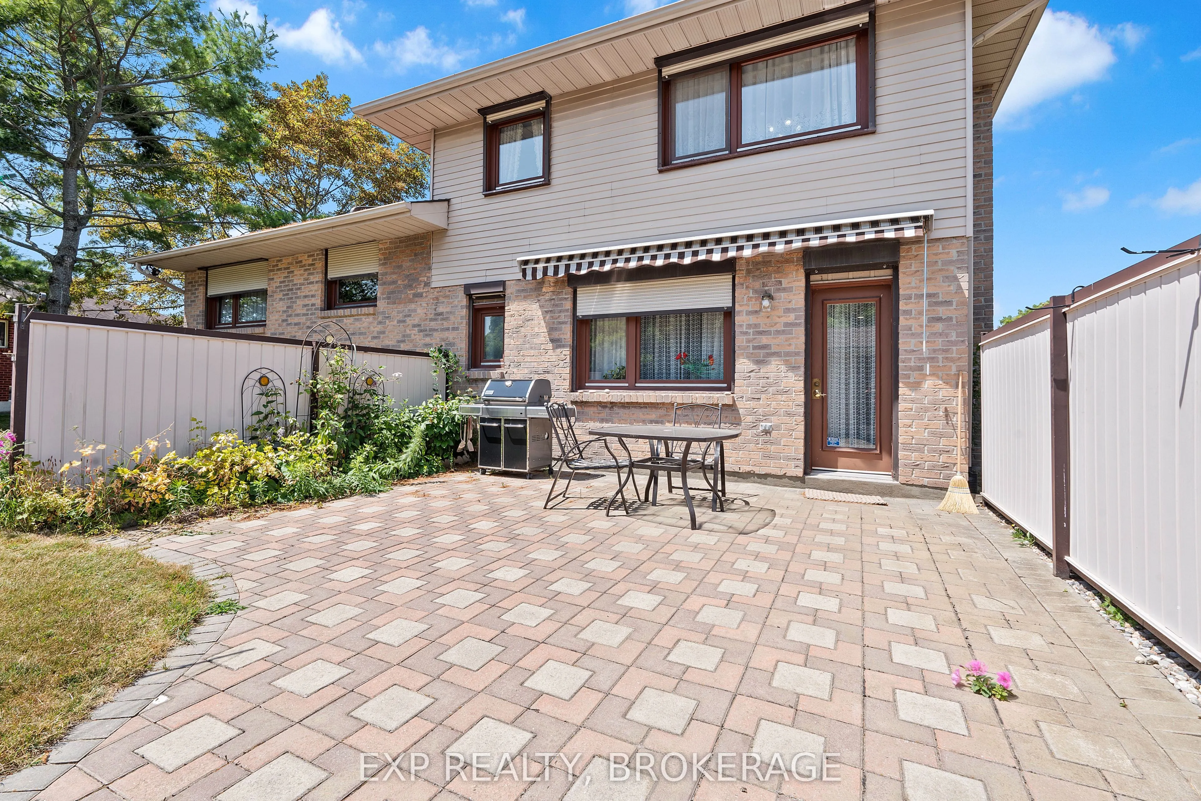 1424 COTTSMERE Court