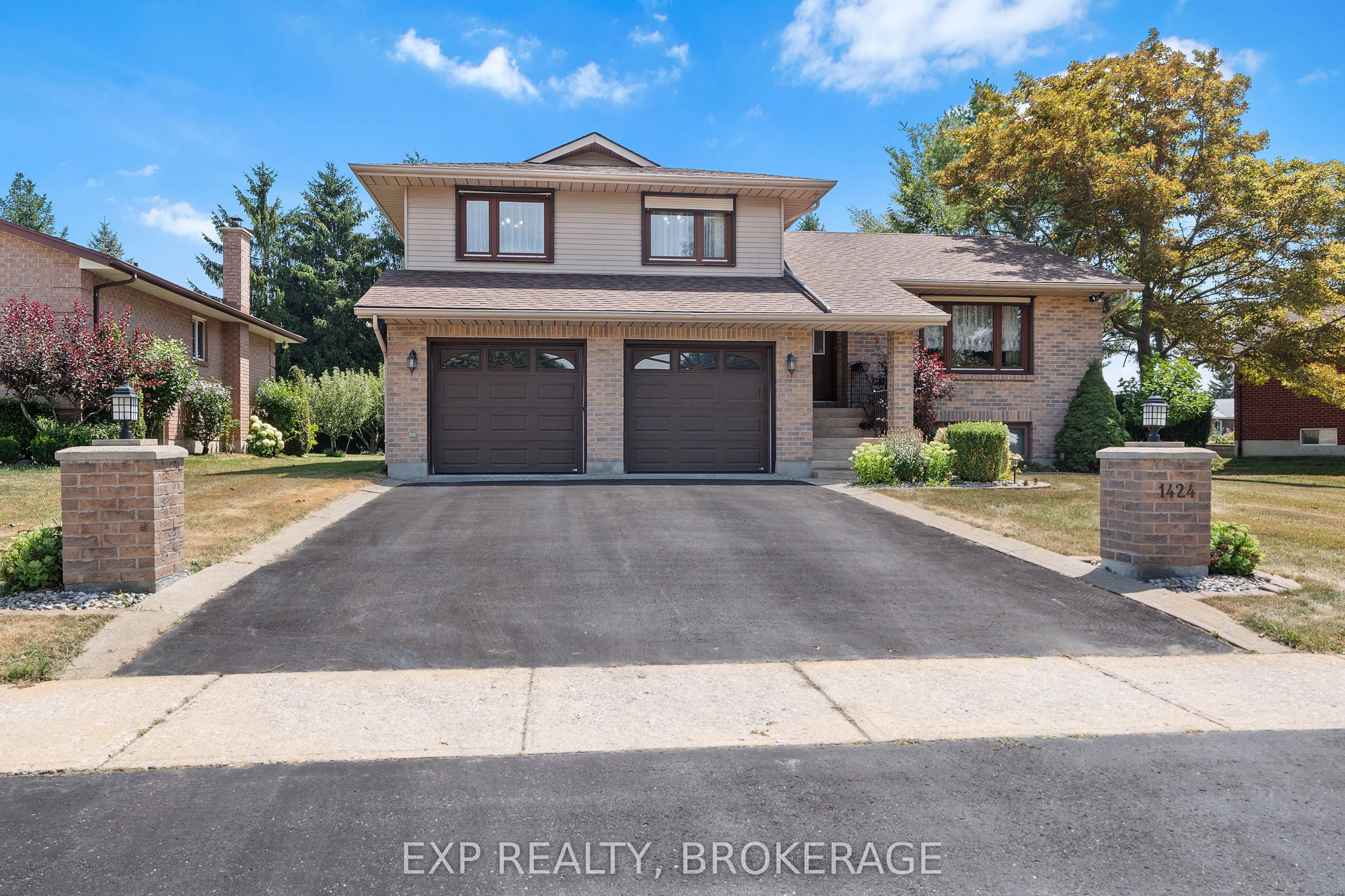 1424 COTTSMERE Court