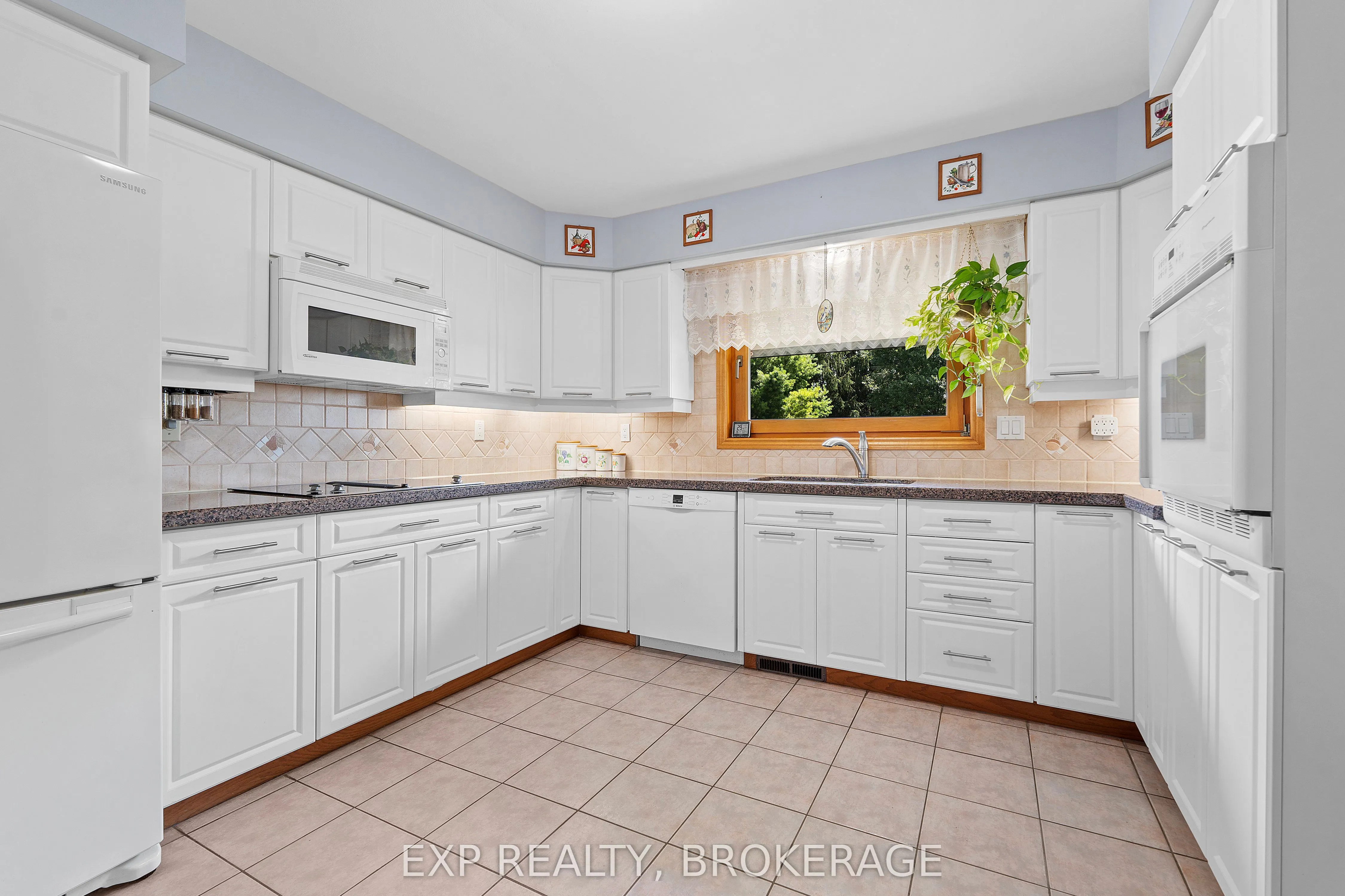 1424 COTTSMERE Court