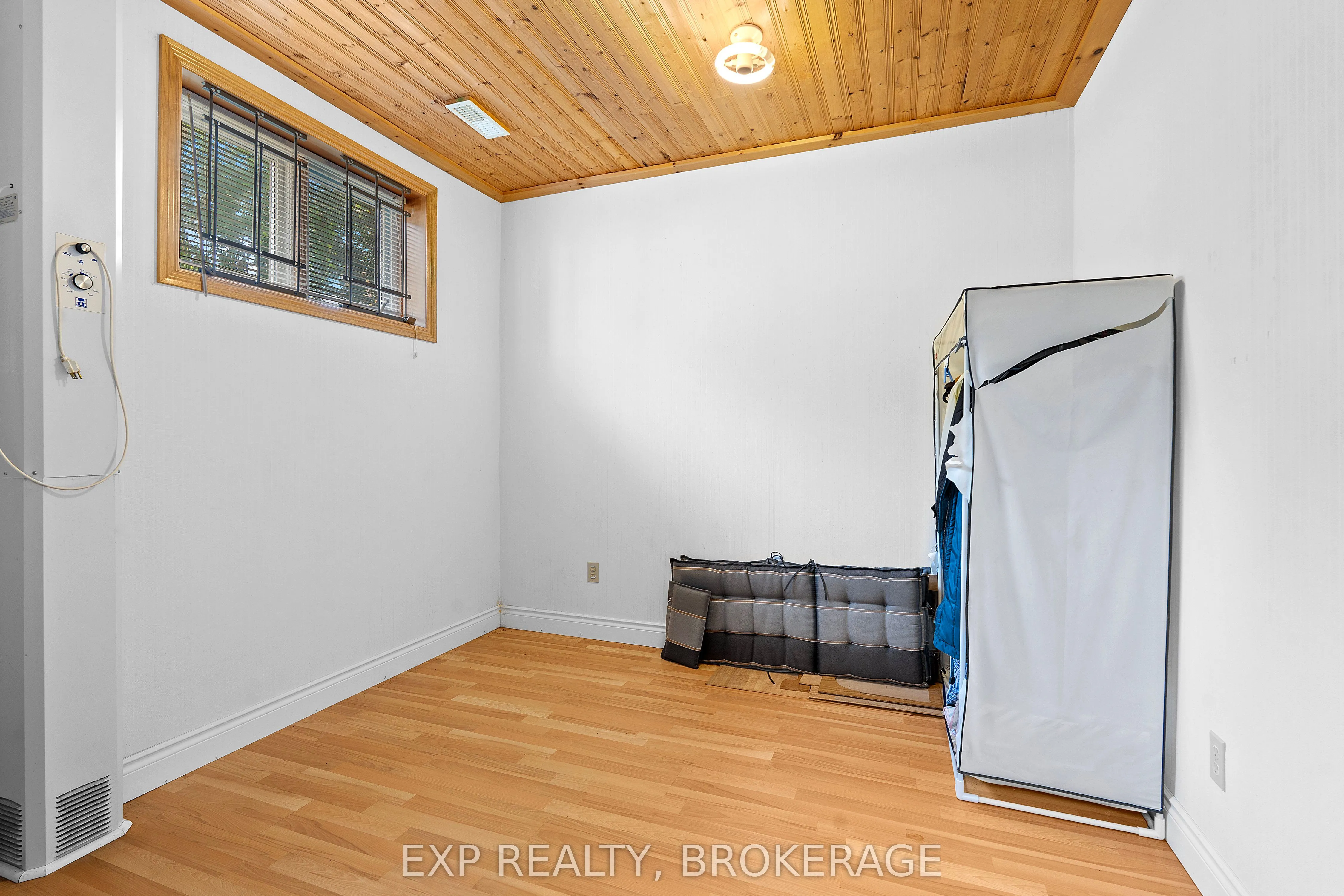 1424 COTTSMERE Court