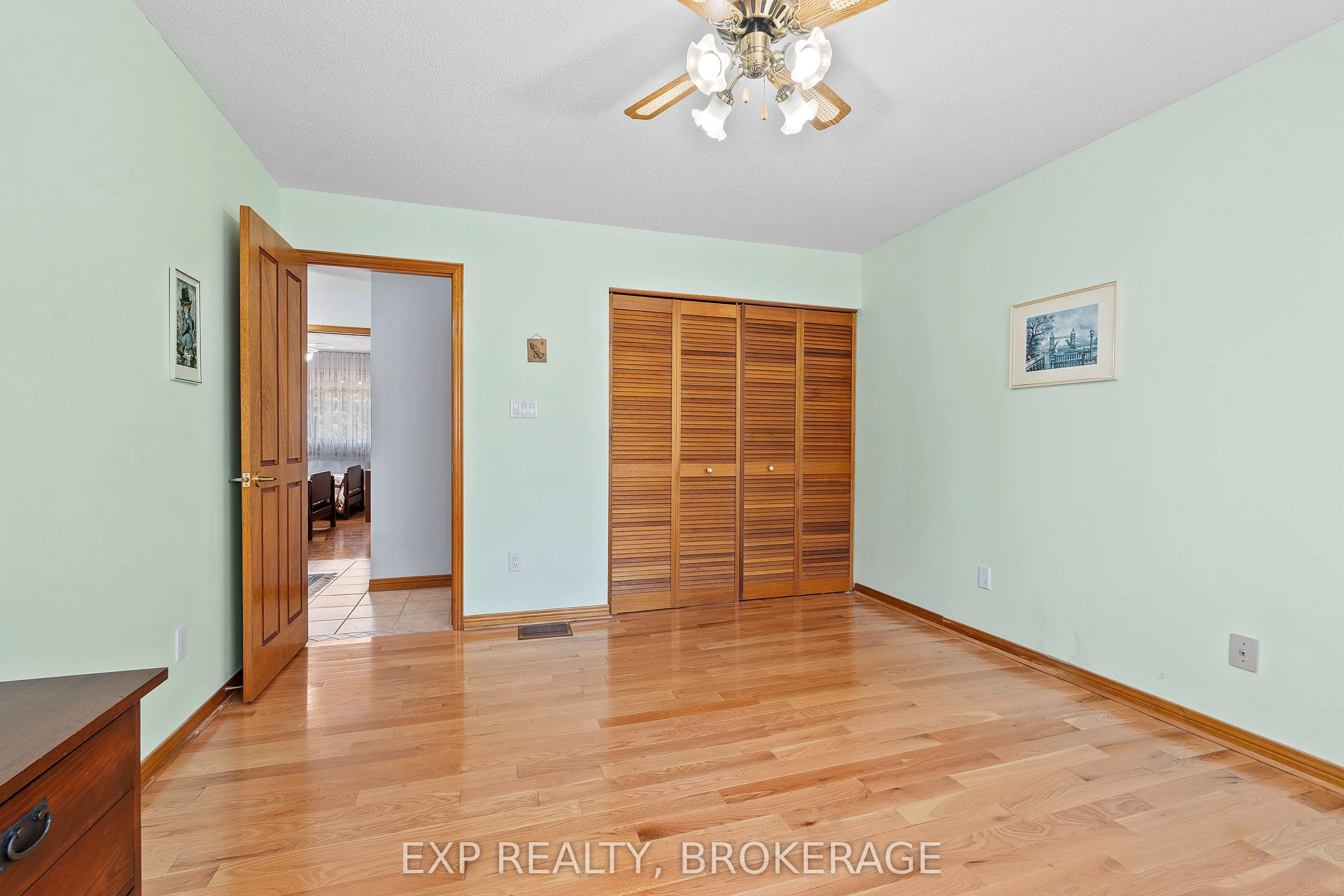 1424 COTTSMERE Court