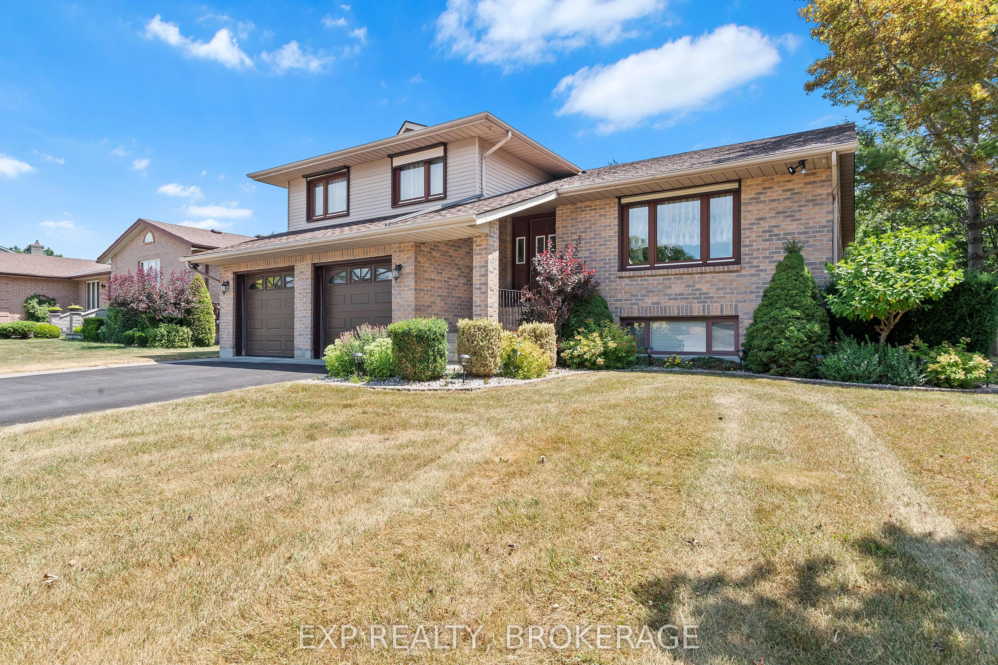 1424 COTTSMERE Court