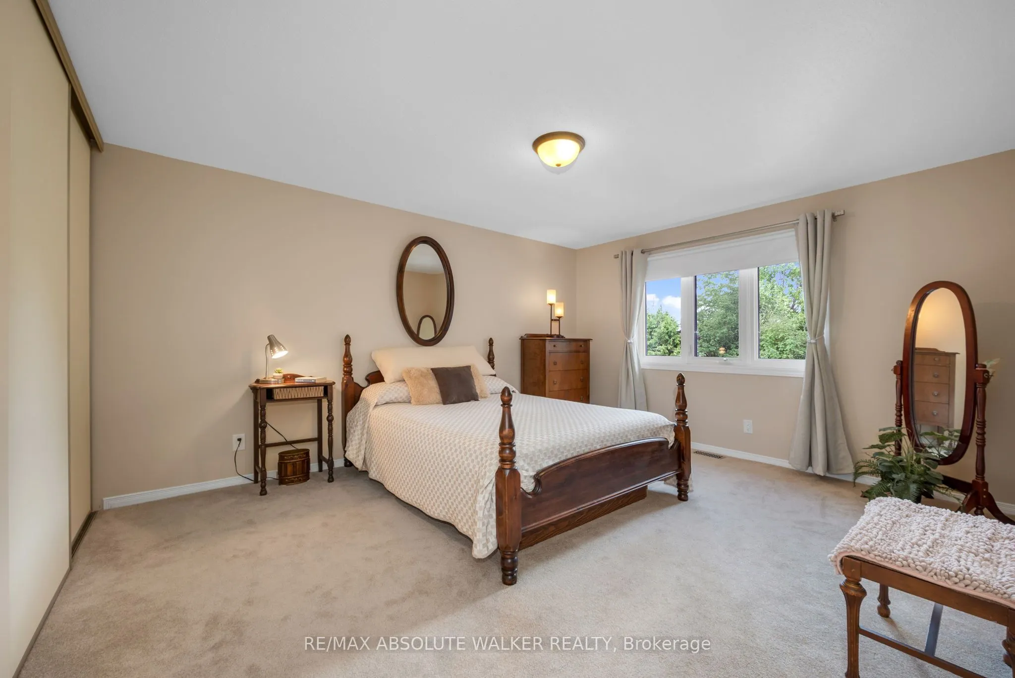 1866 Robinwood Place