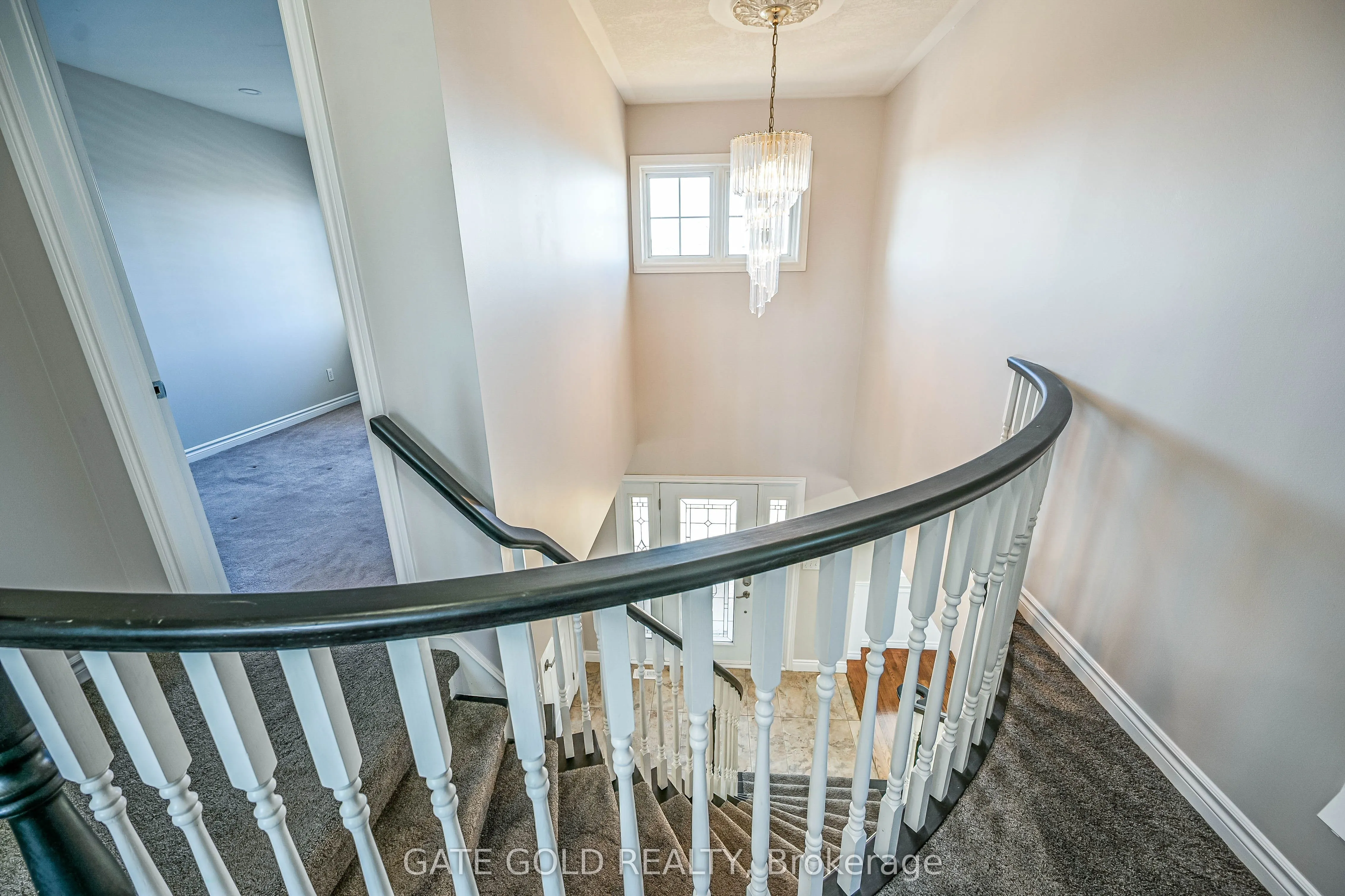 228 Highland Road W