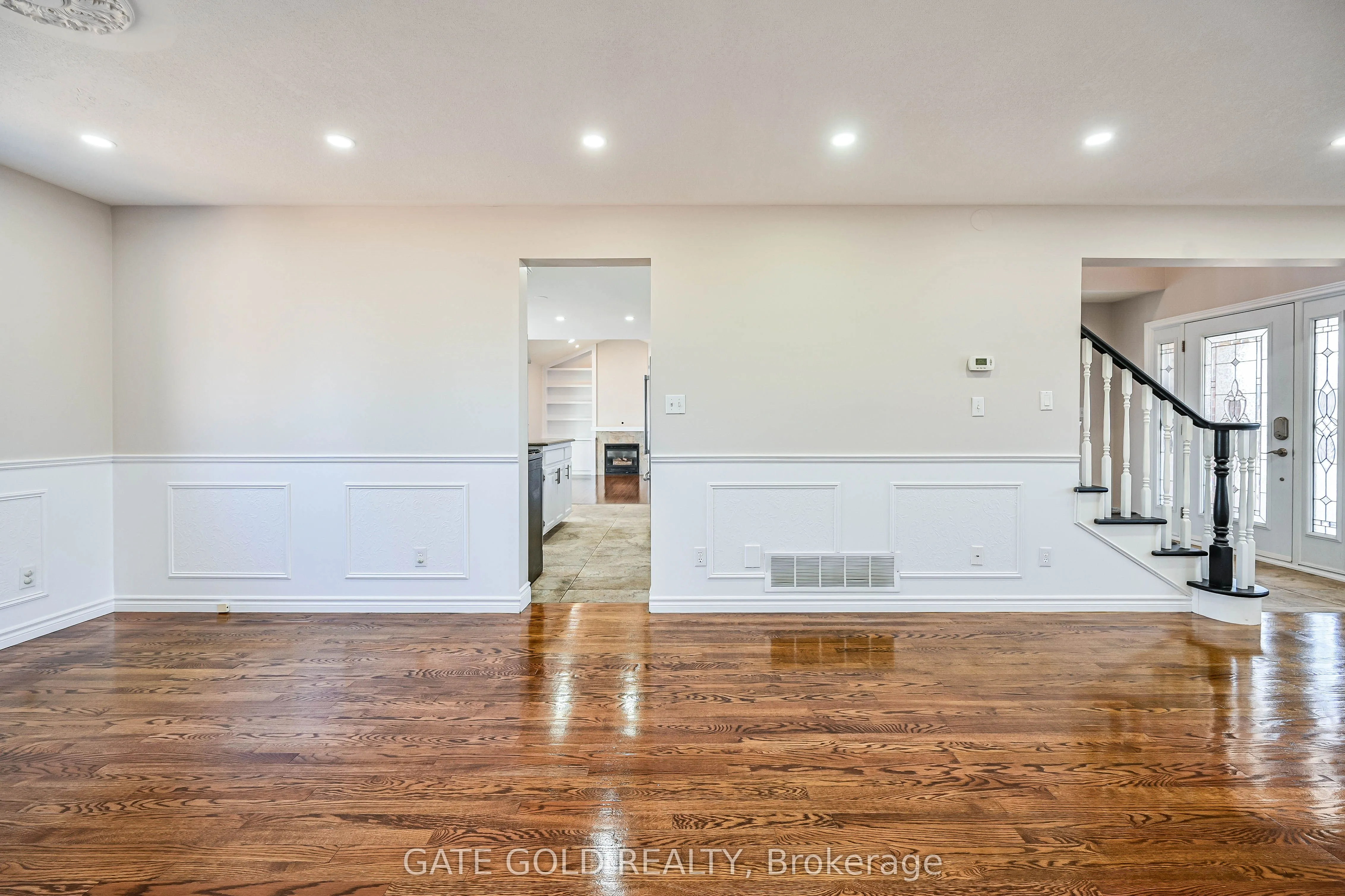 228 Highland Road W
