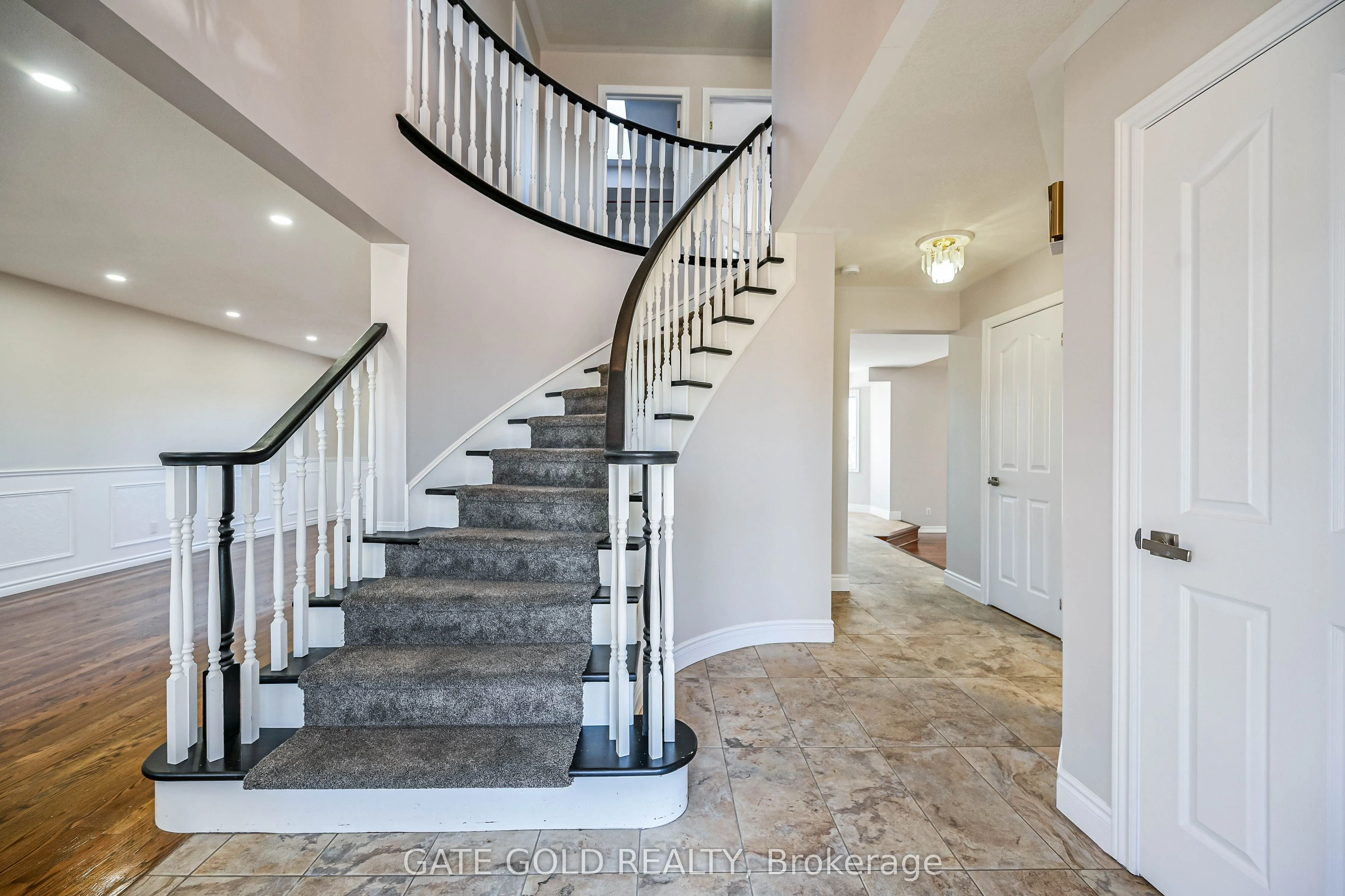 228 Highland Road W