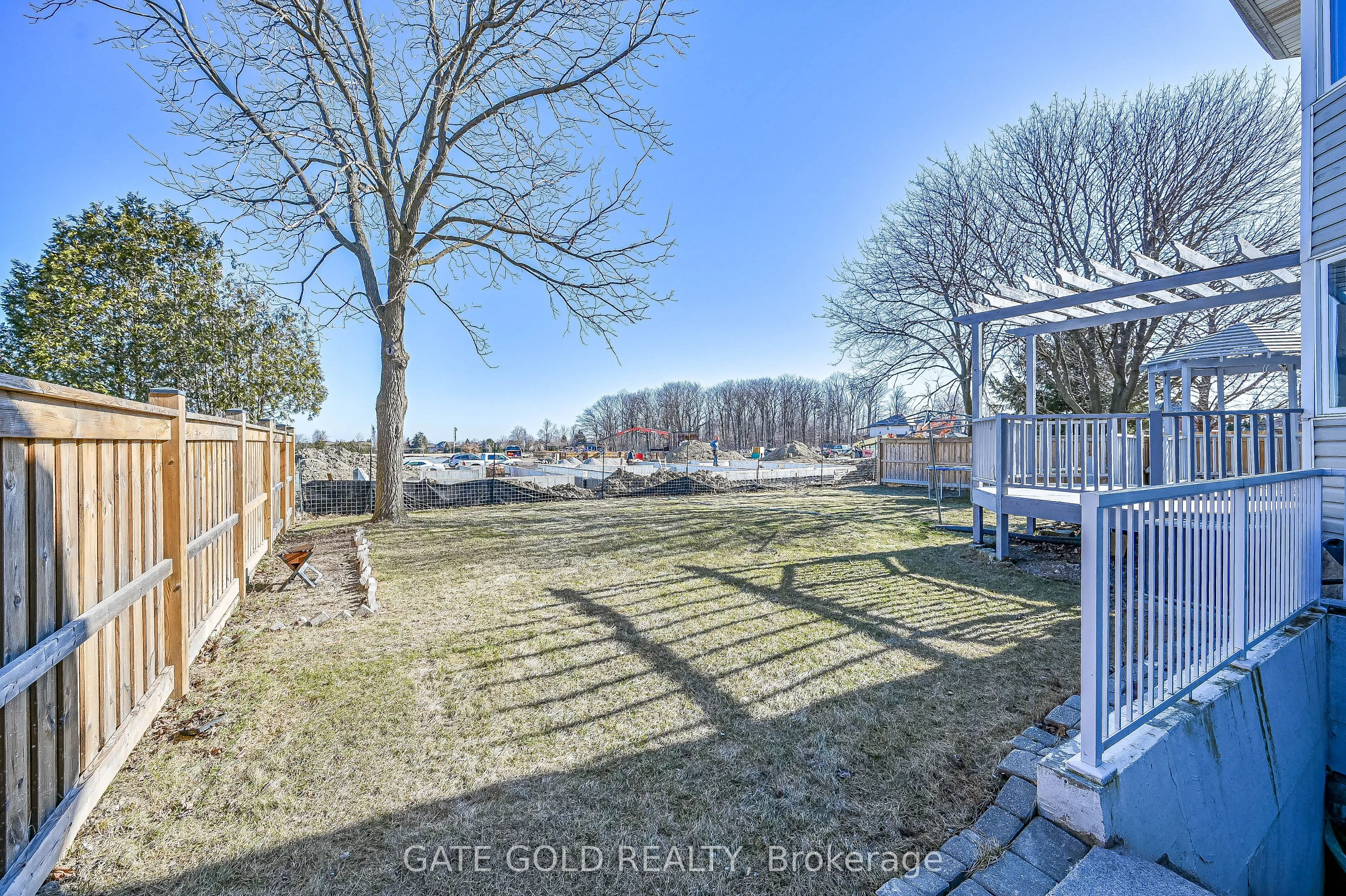 228 Highland Road W