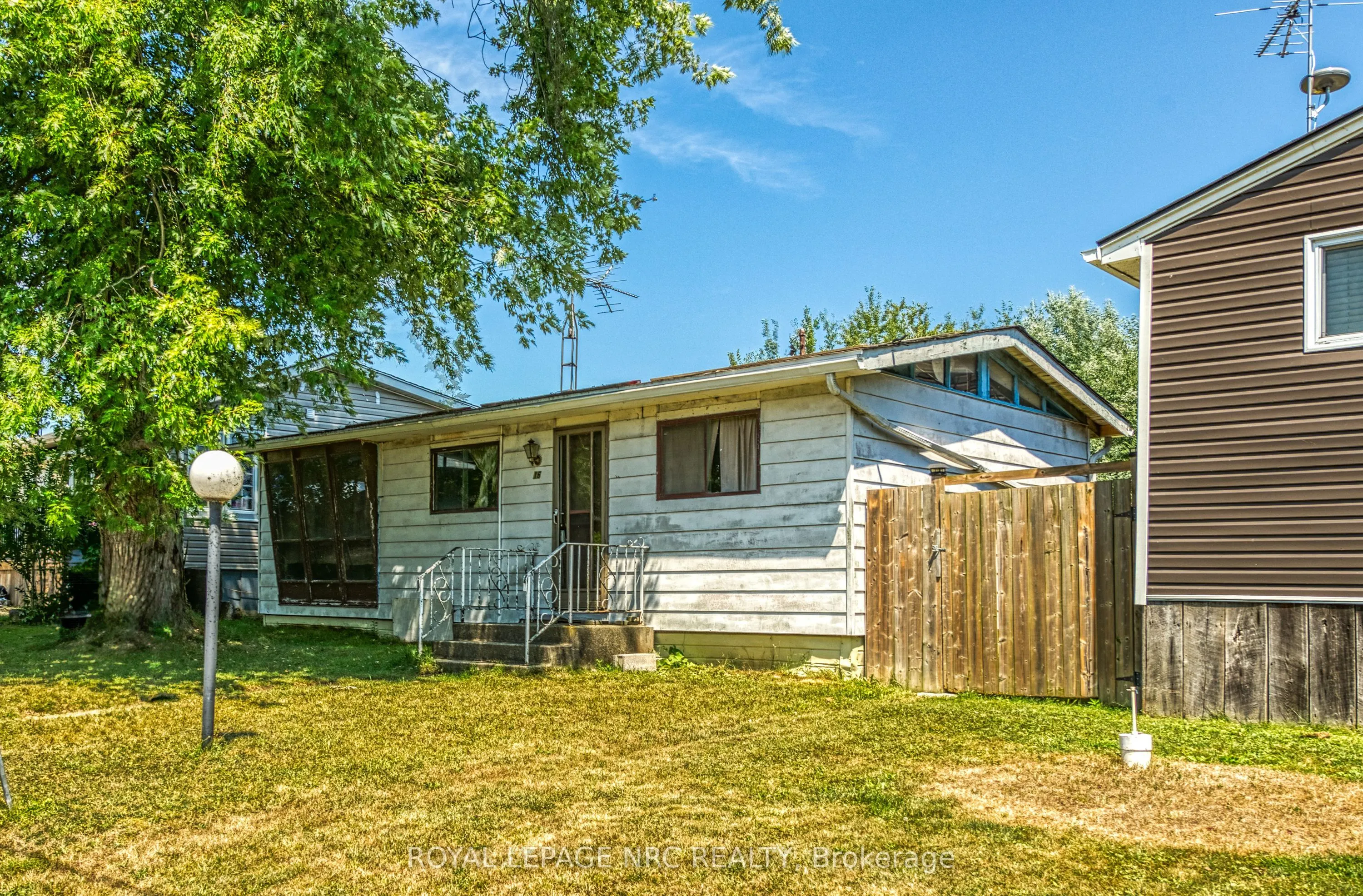 16 Westmoreland Lane