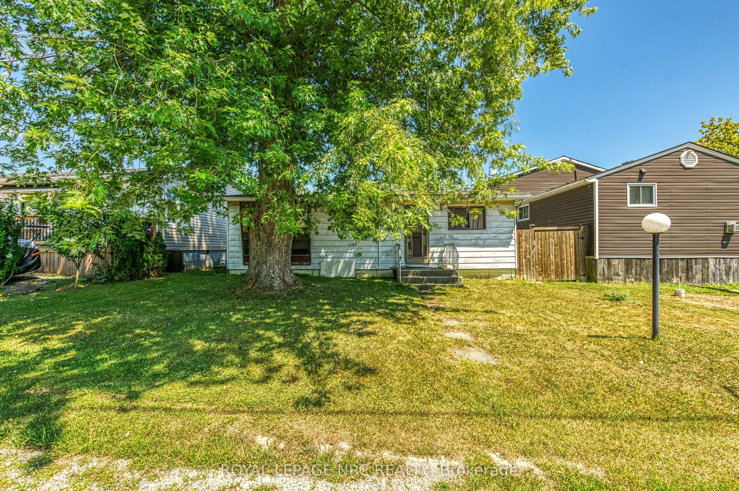 16 Westmoreland Lane
