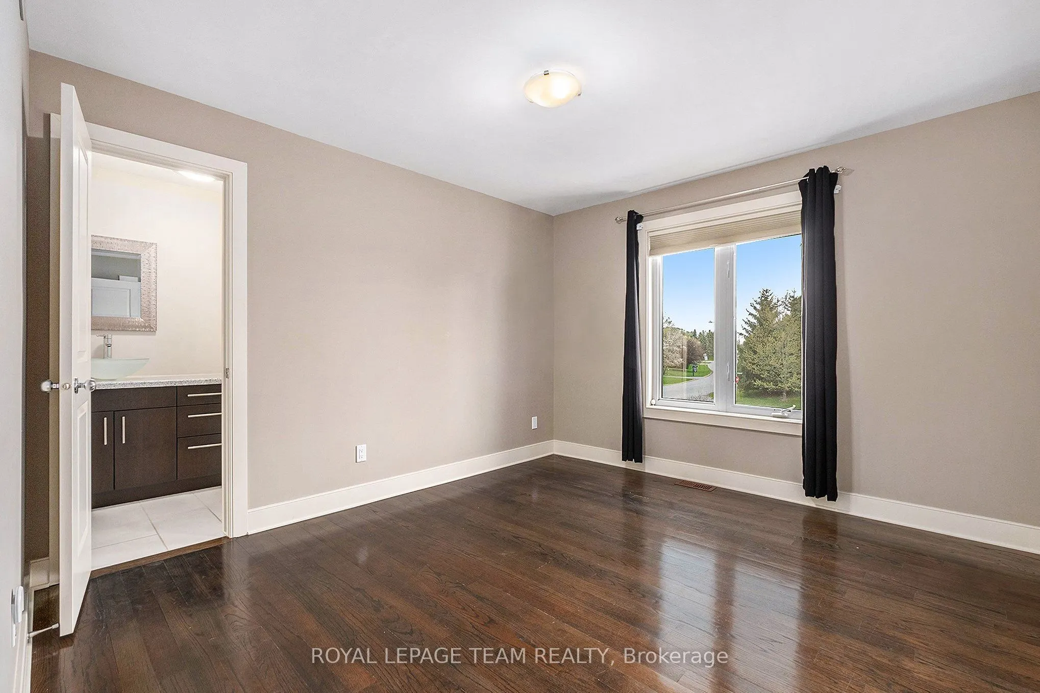 5386 Mansel Crescent