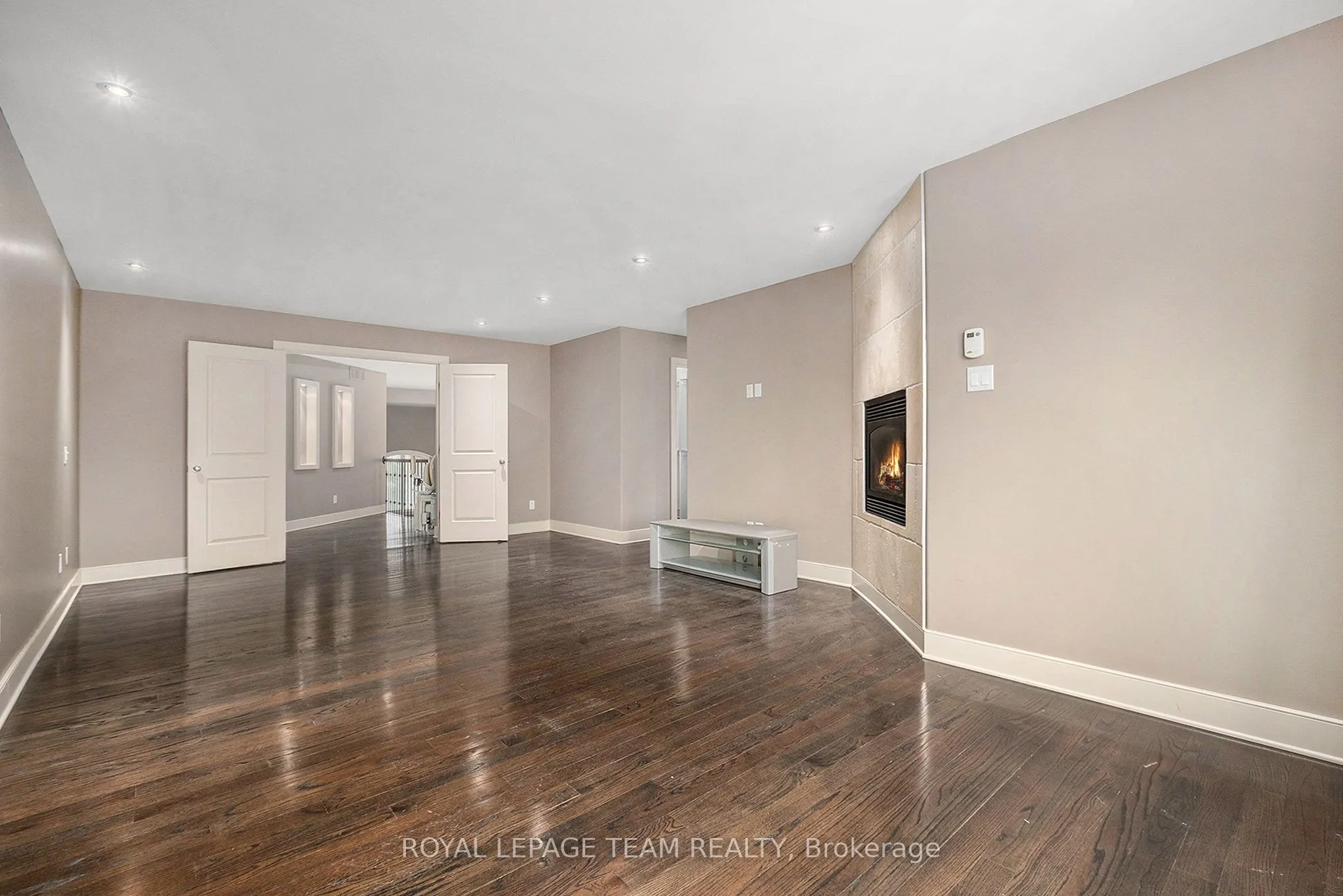 5386 Mansel Crescent