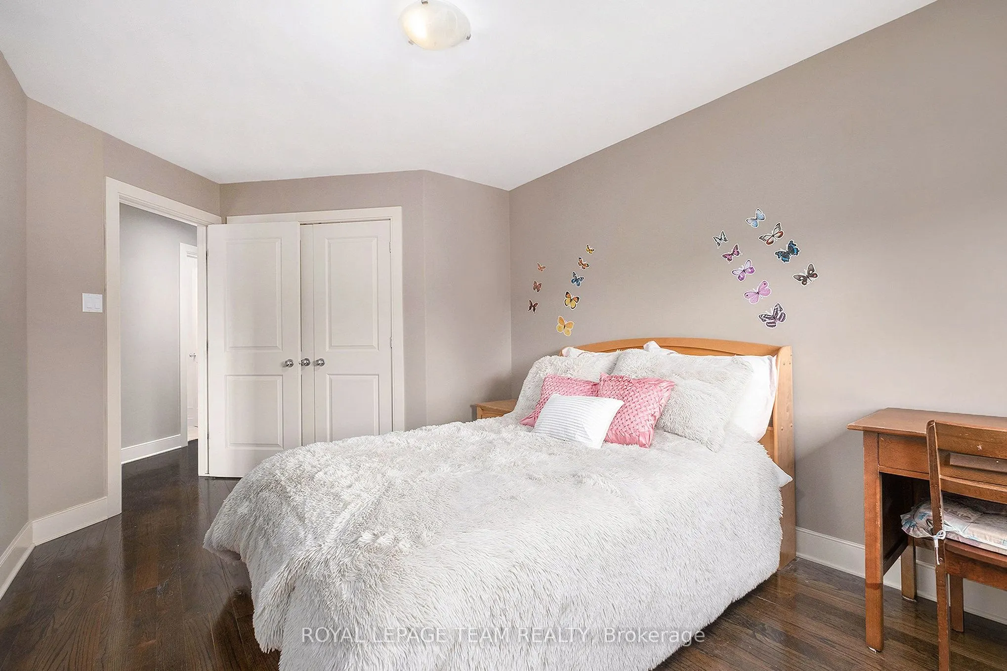 5386 Mansel Crescent