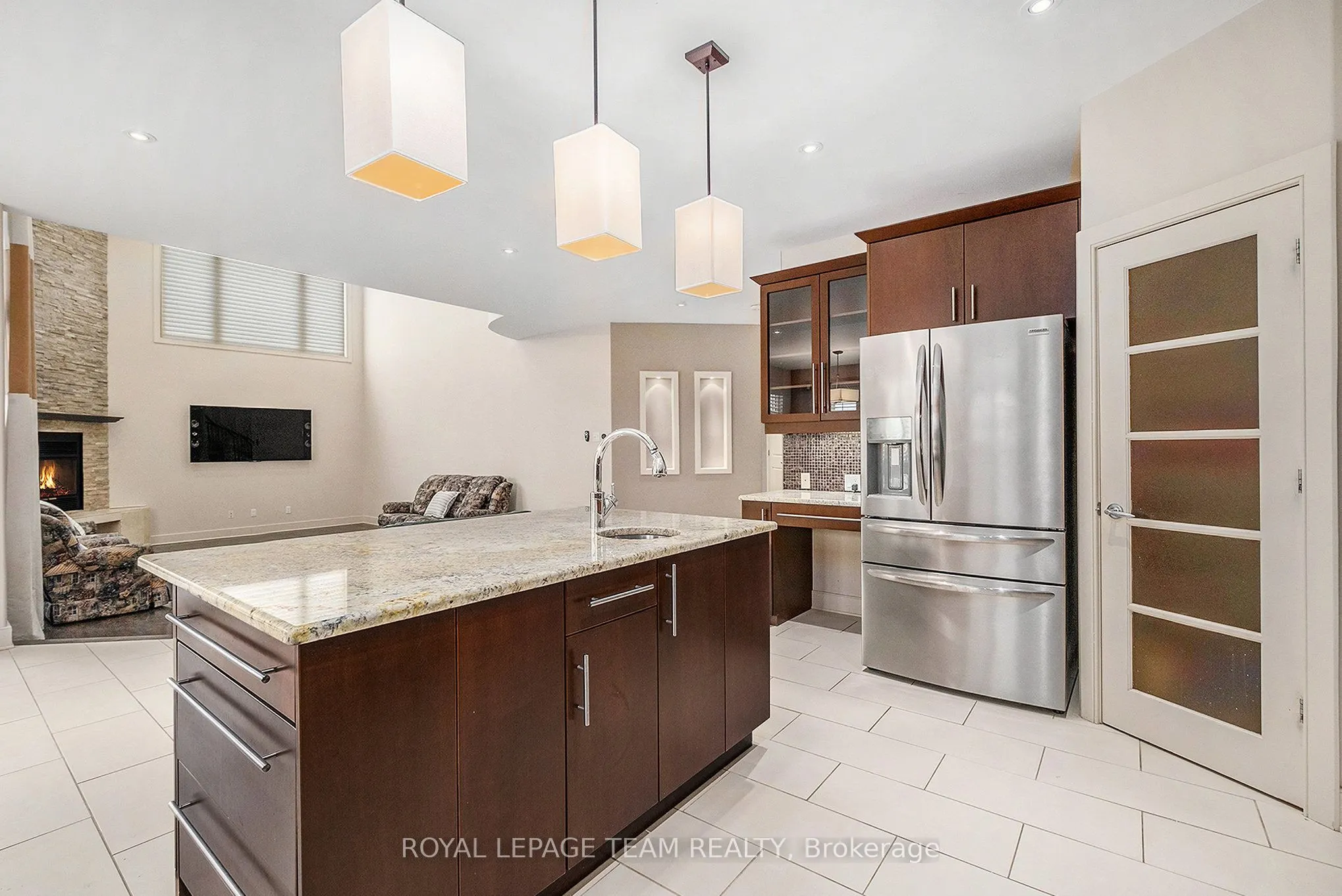 5386 Mansel Crescent