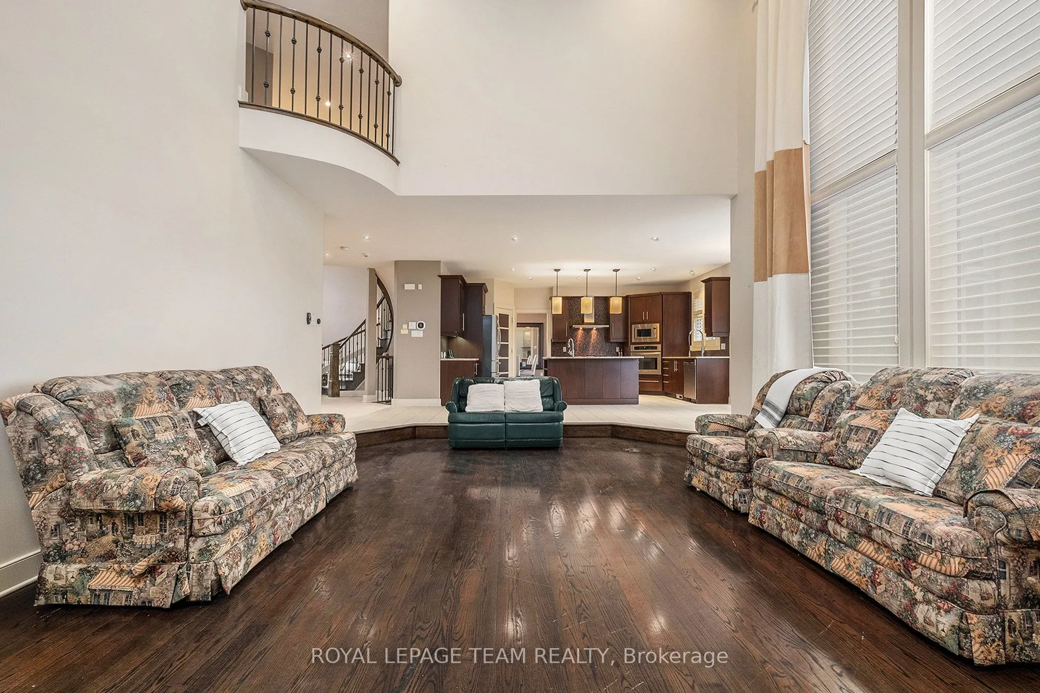 5386 Mansel Crescent