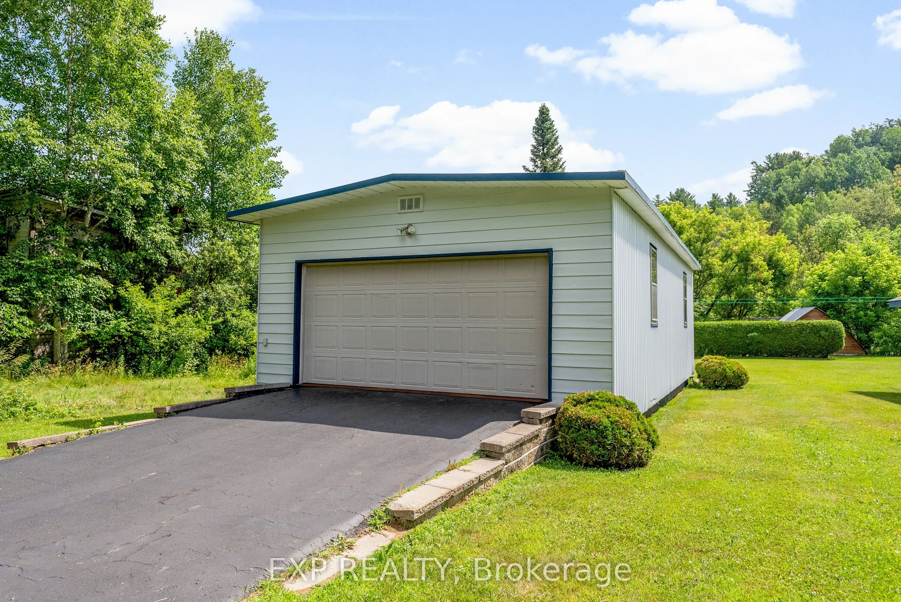 1184 Wilno North Road