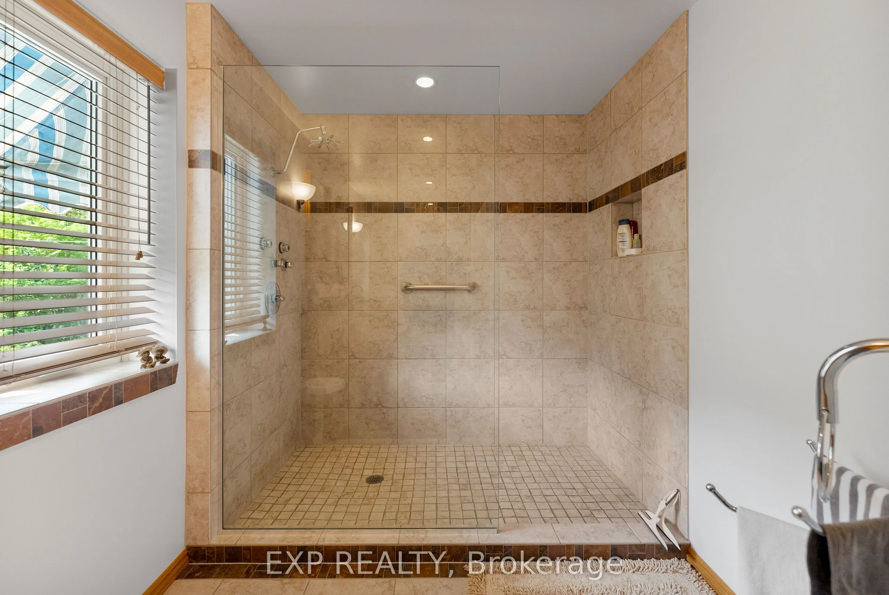 1184 Wilno North Road