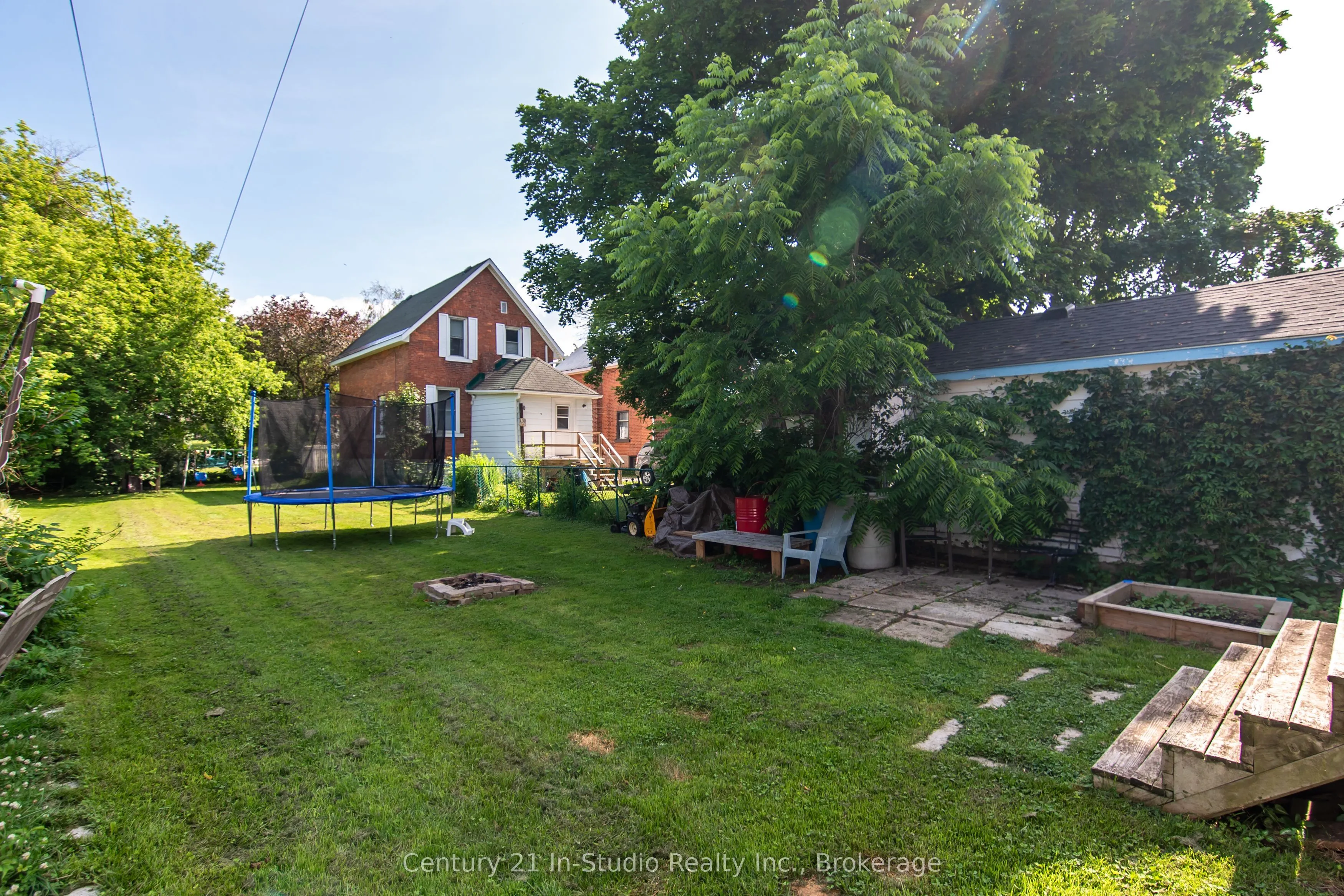 471 13th A Street W