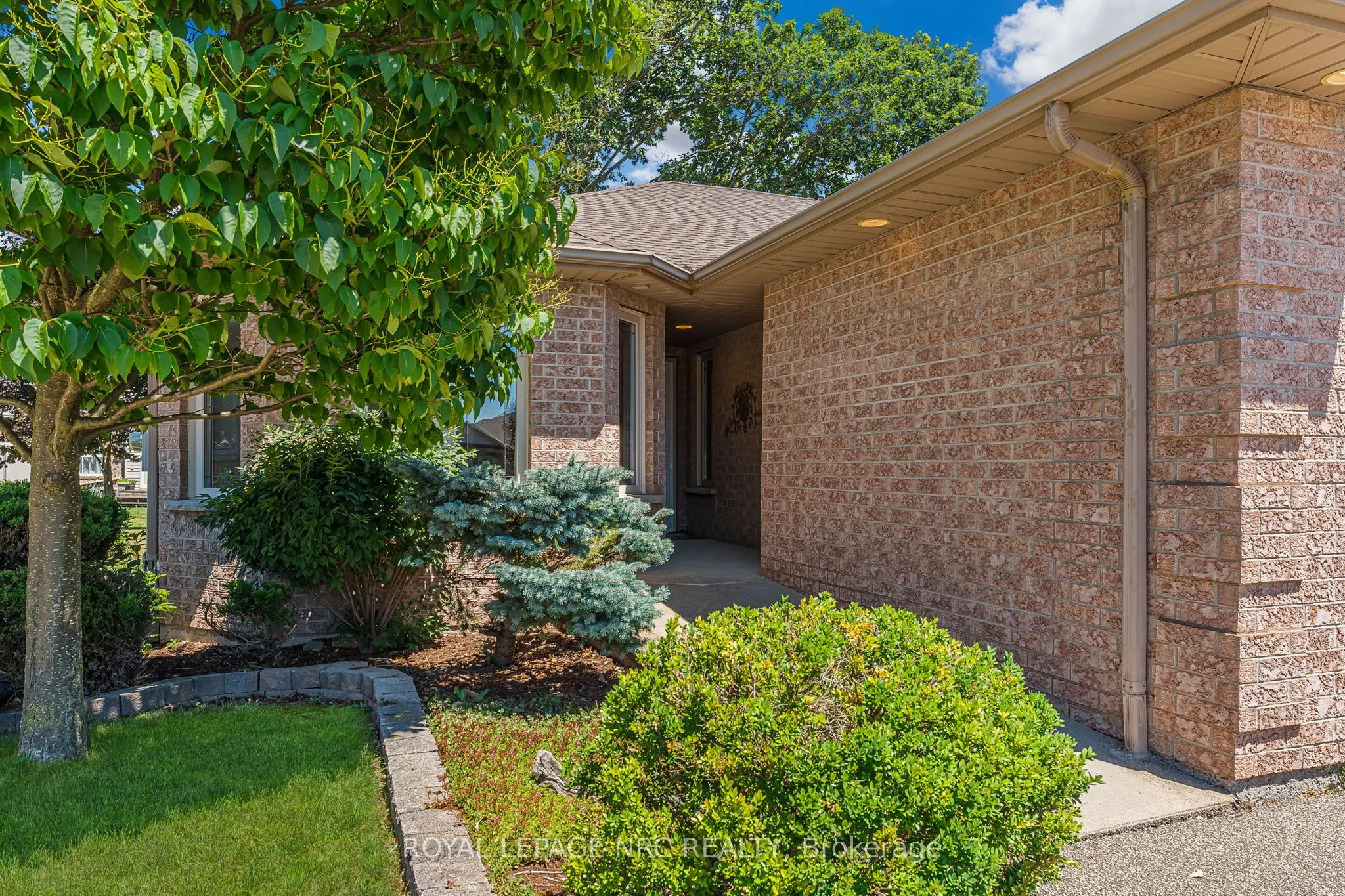 48 Bridgewater Court