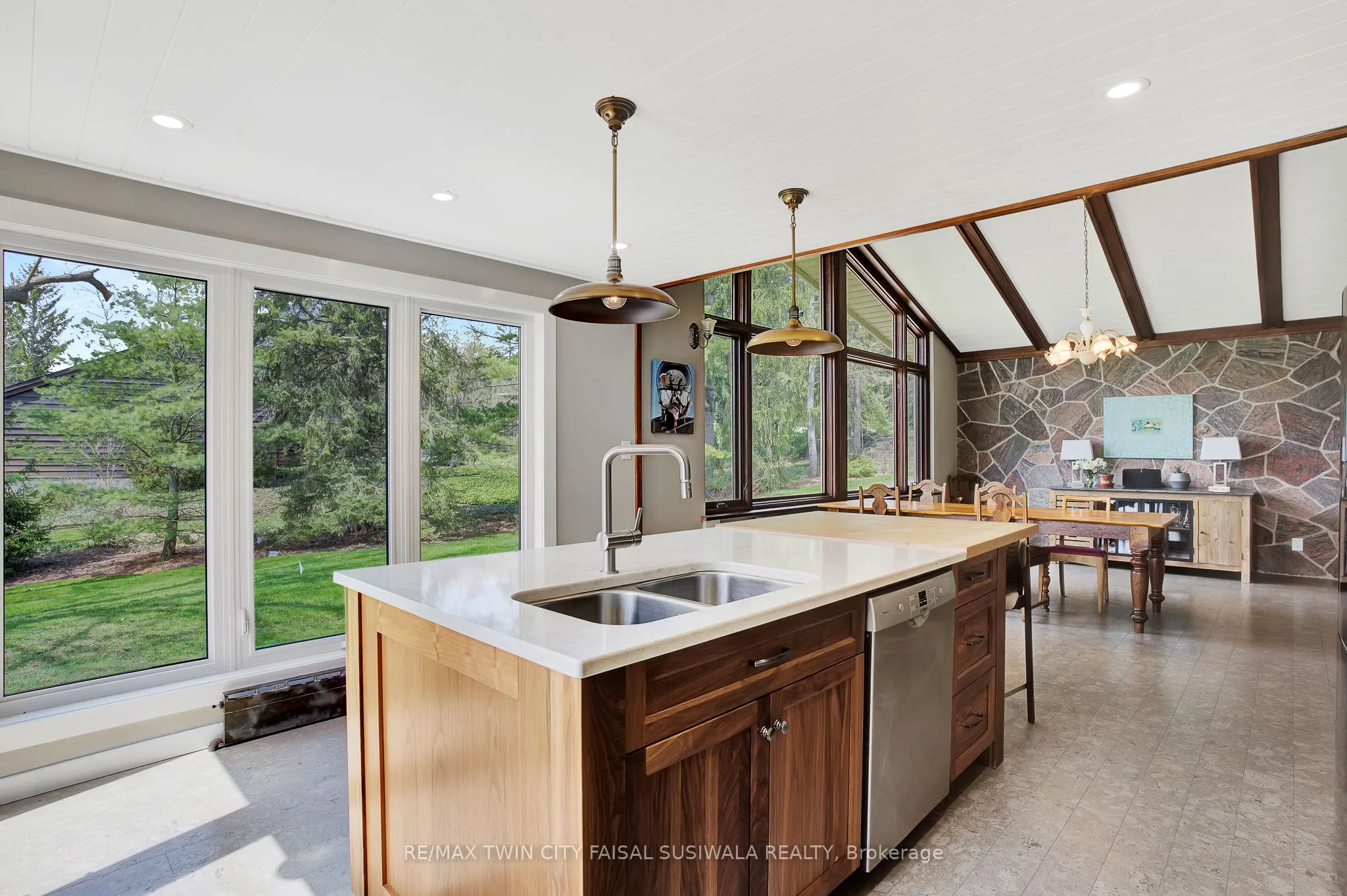 17 The Kirksway