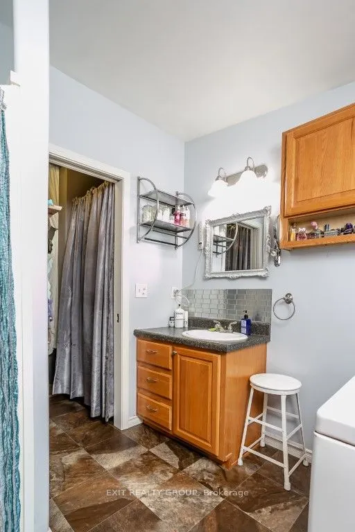 32-152 Concession Rd 11 W