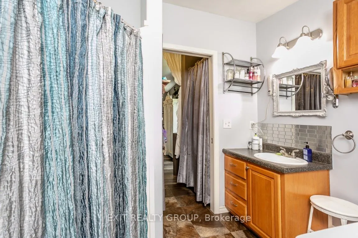32-152 Concession Rd 11 W