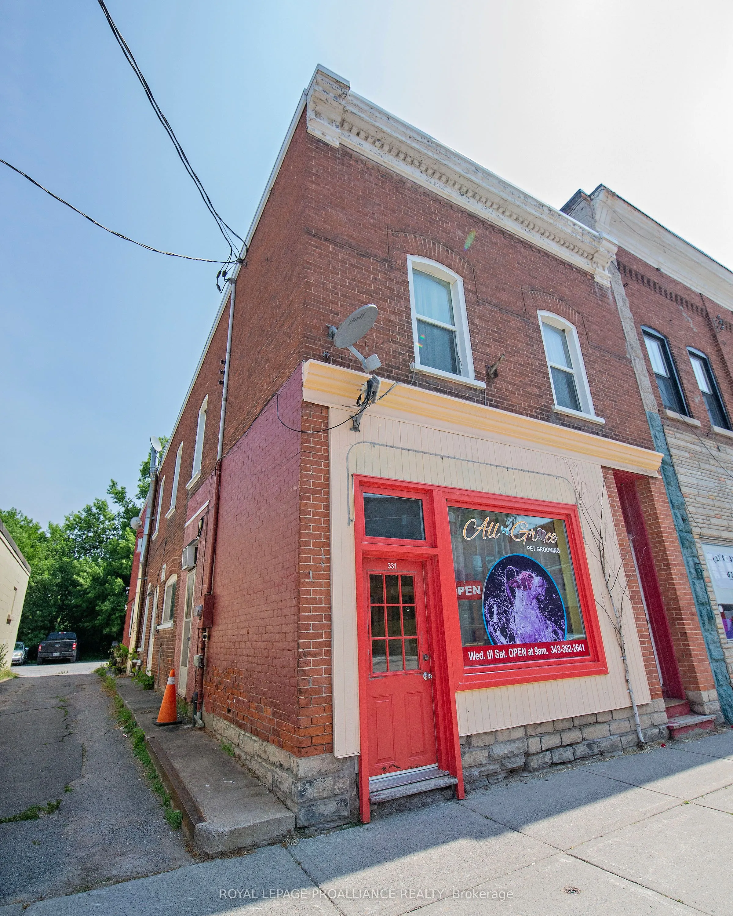 331 Victoria Street N