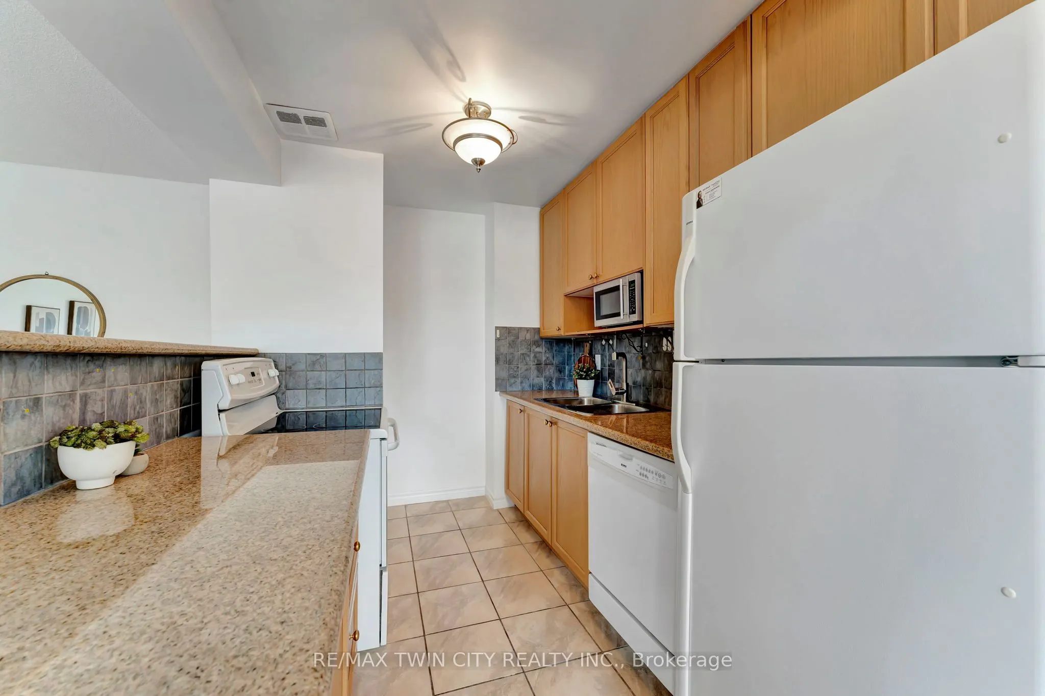 793 Colborne Street, #207
